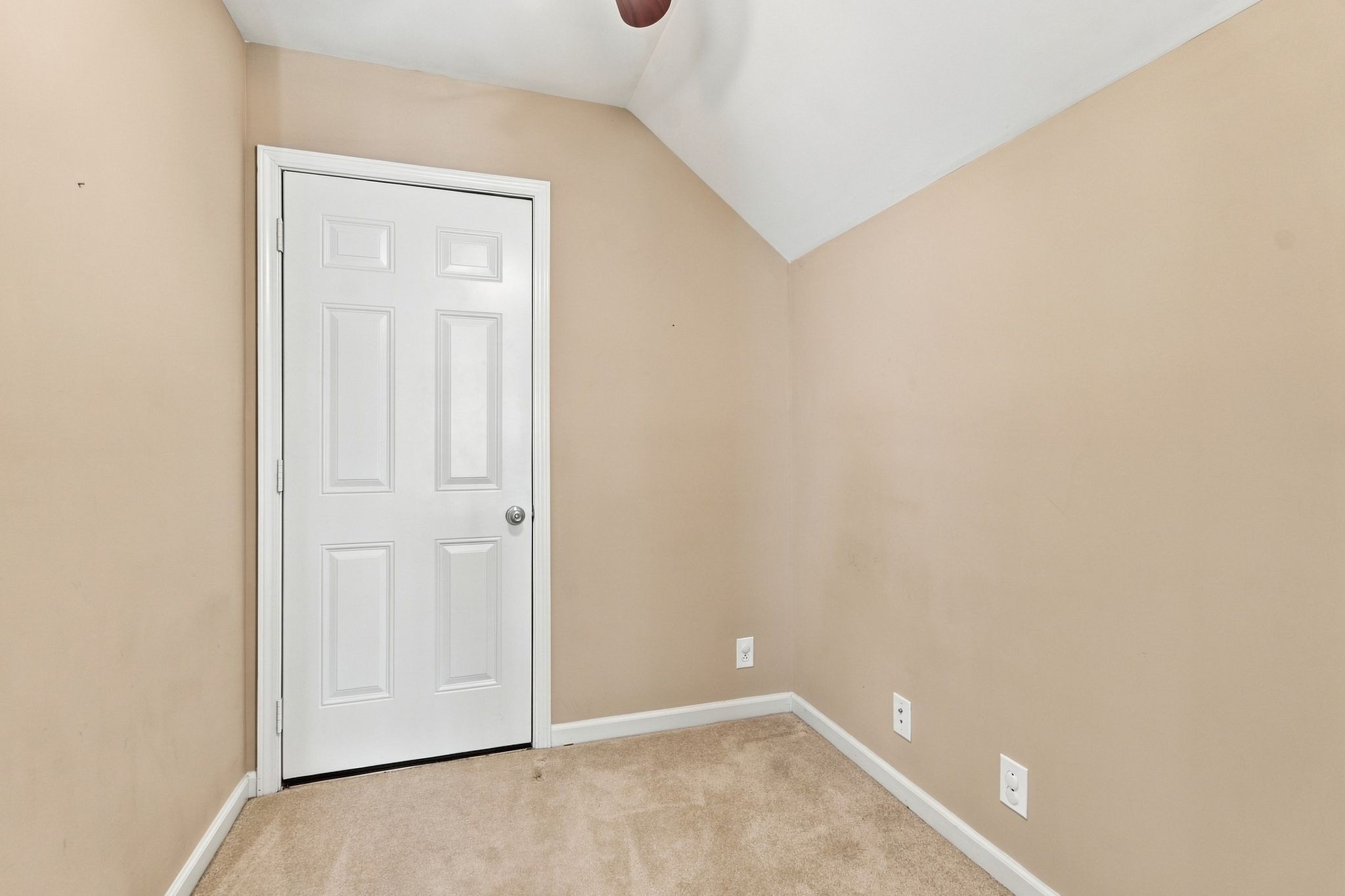 366 Golfview Ct