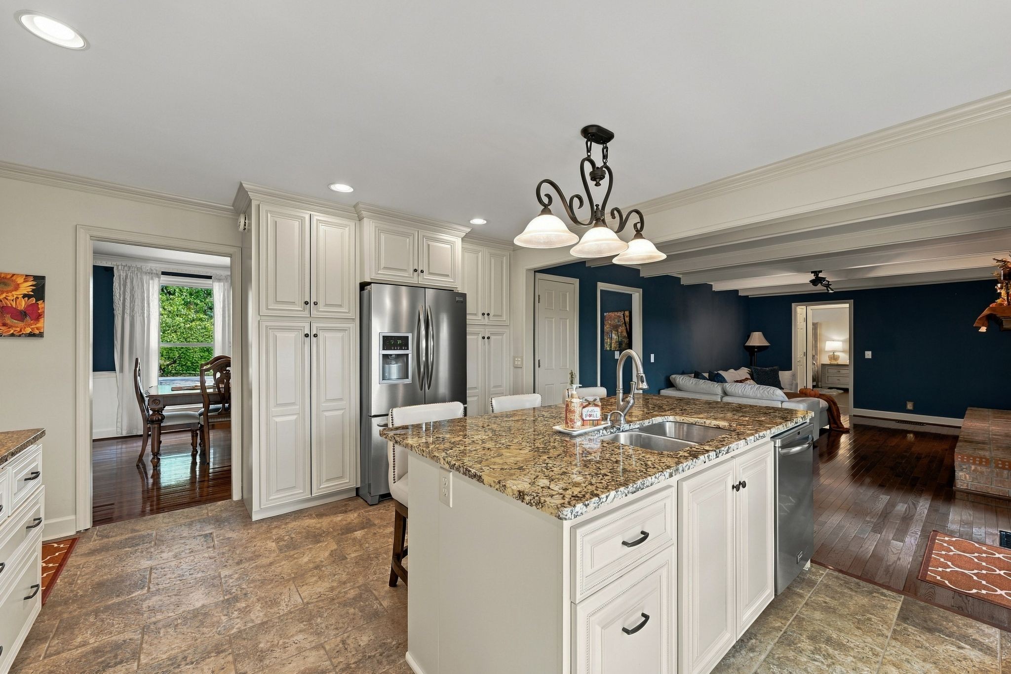 5629 Highland Way