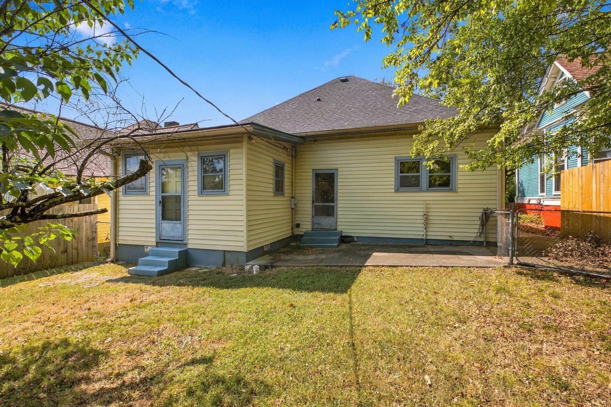 206 Manchester Ave