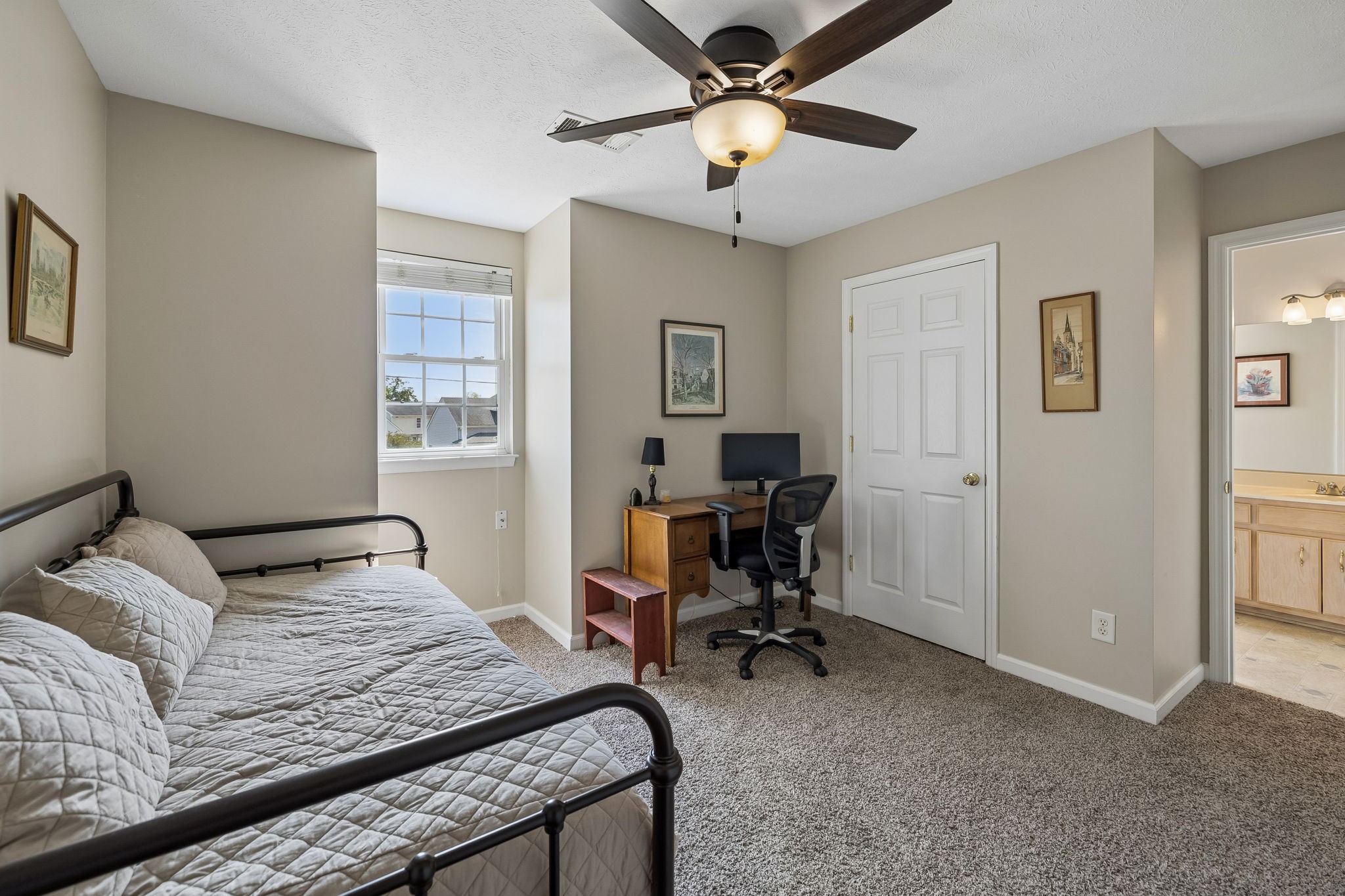 2112 Candlebrook Ct