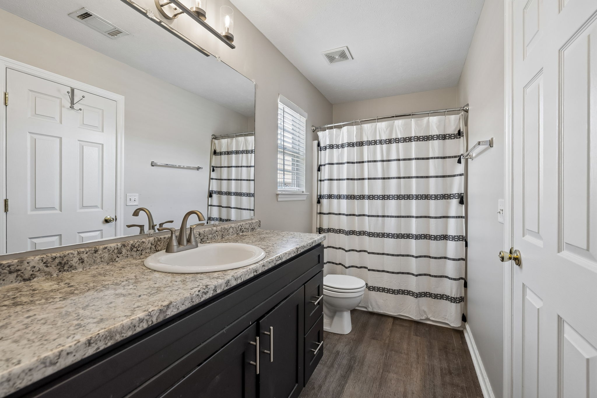 2112 Candlebrook Ct