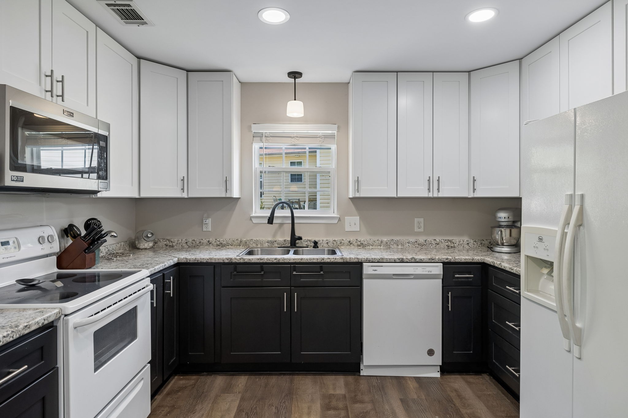 2112 Candlebrook Ct