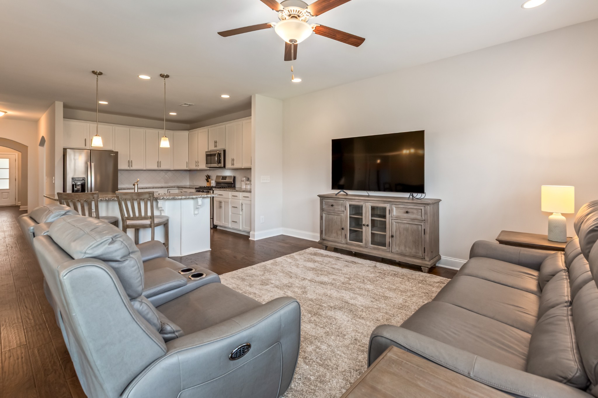 867 Meadowcrest Way