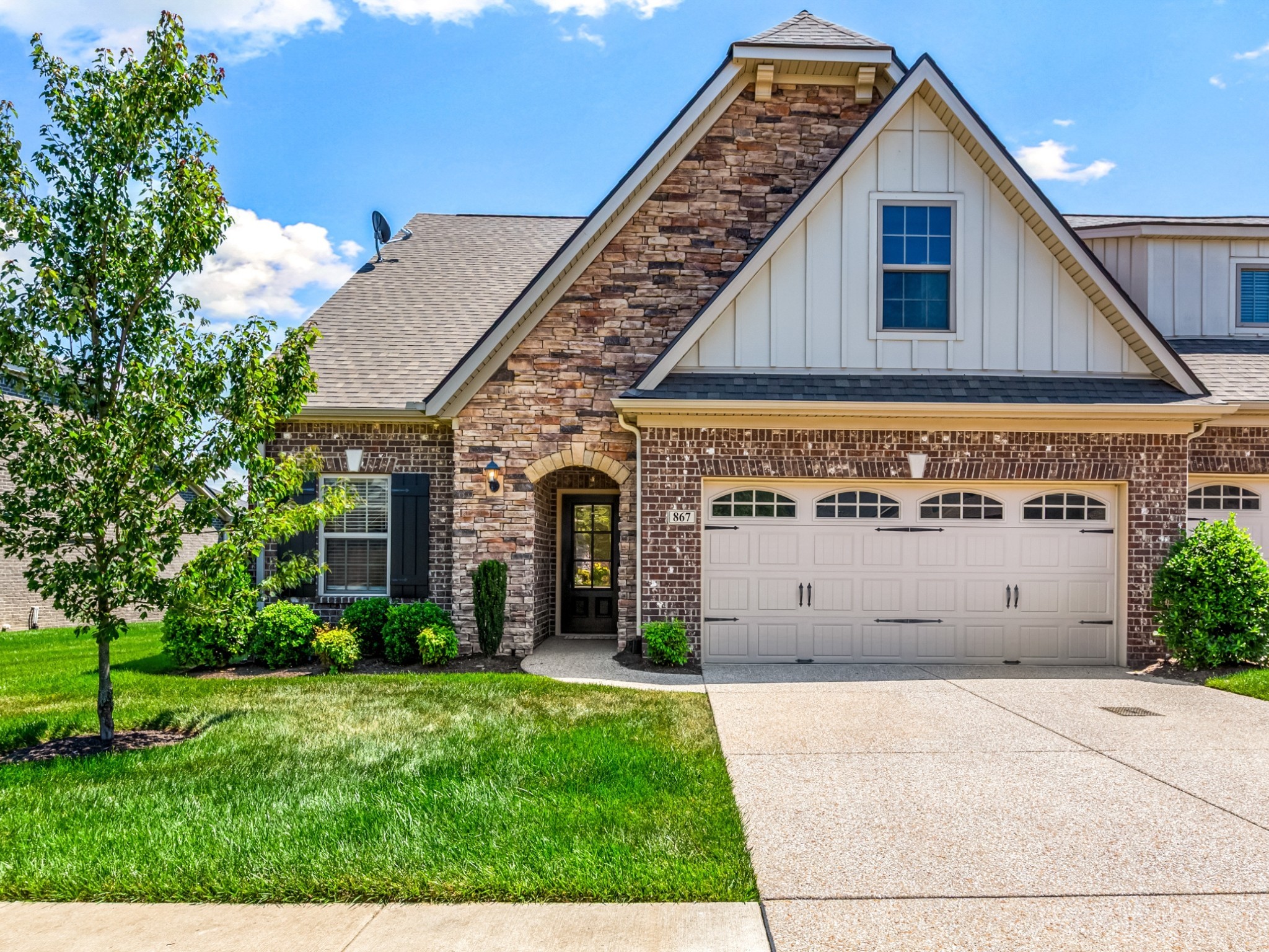 867 Meadowcrest Way