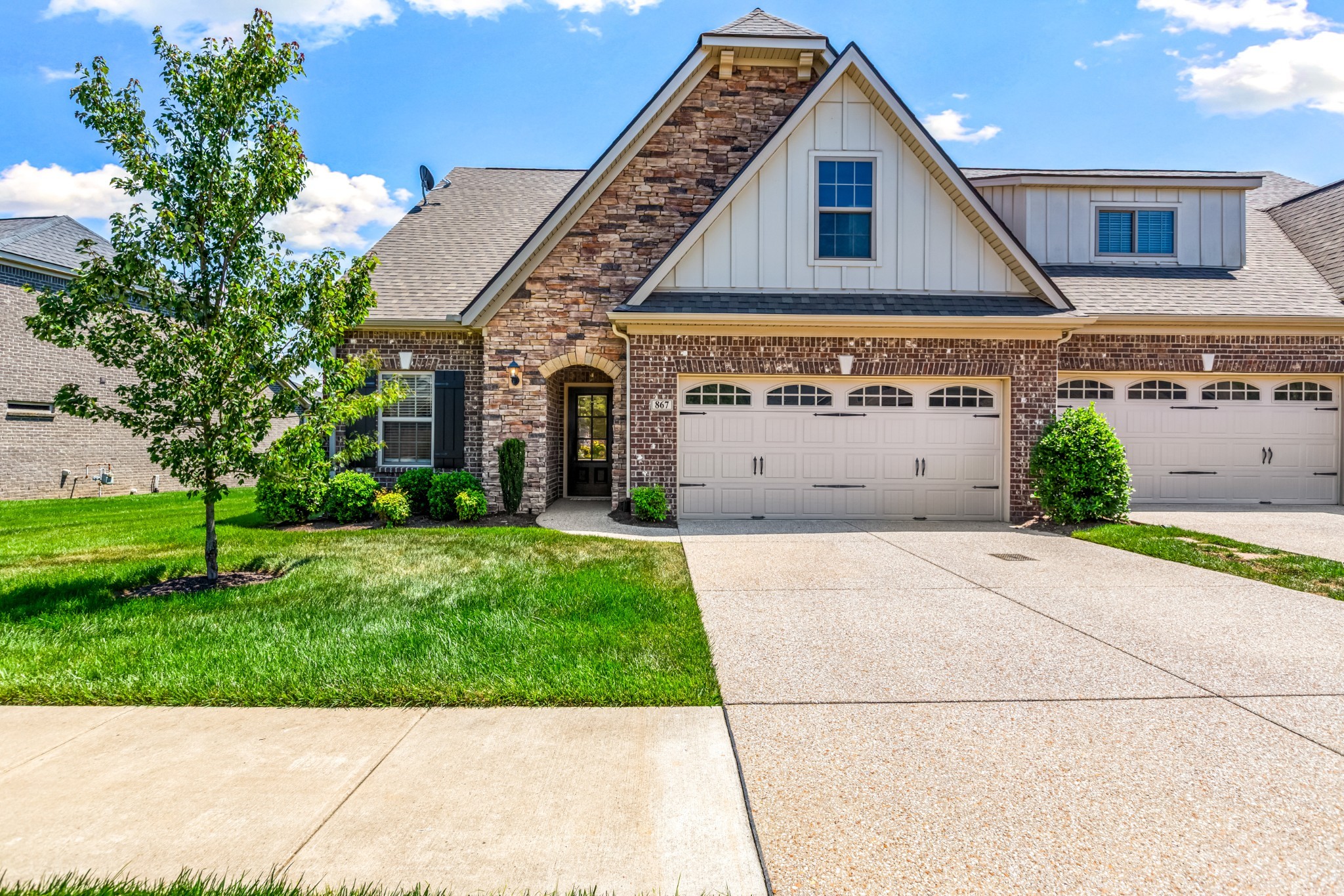 867 Meadowcrest Way