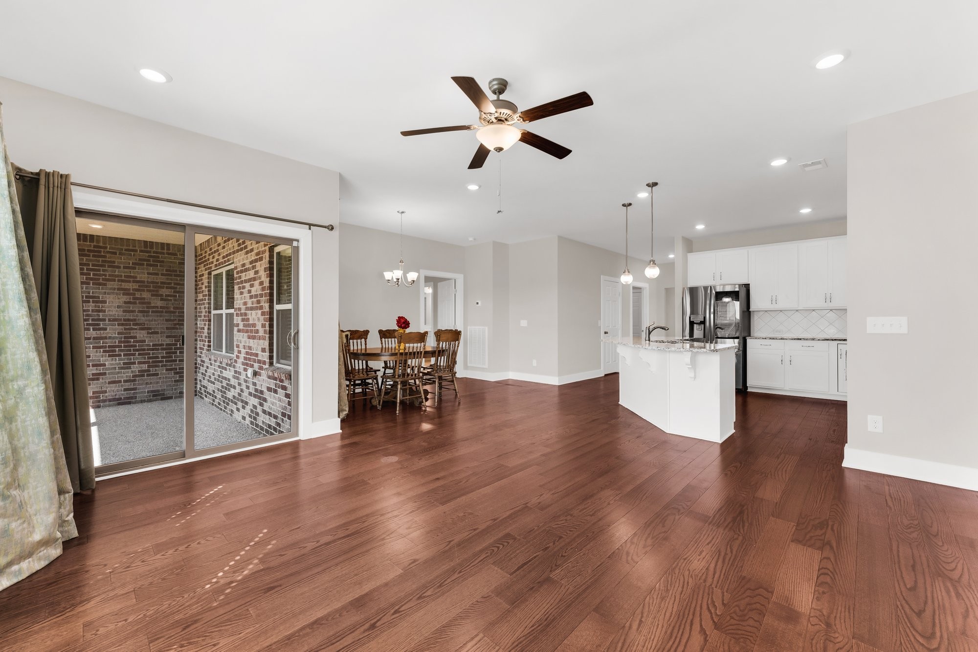 1801 Ravenwood Ct