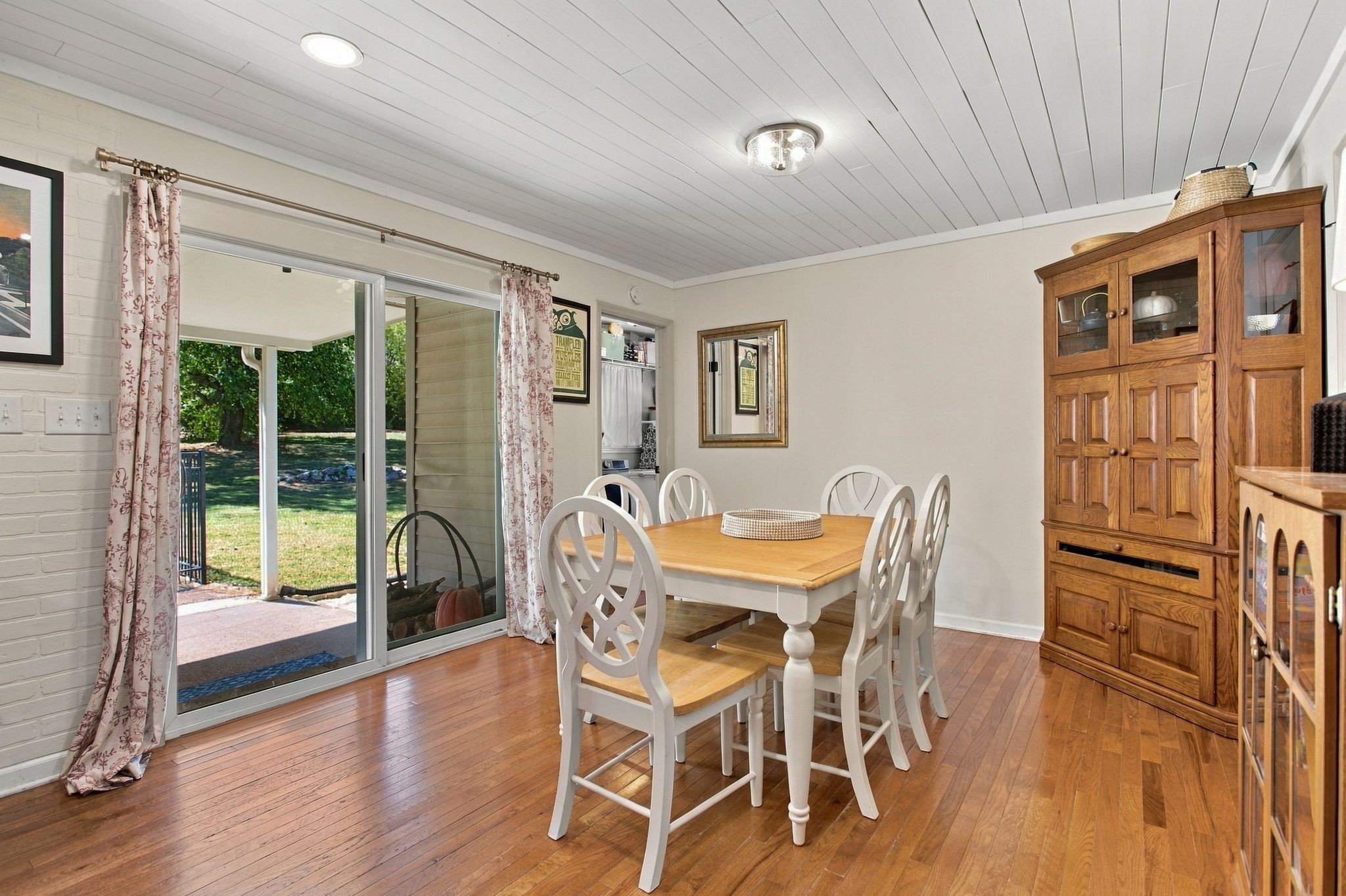 1156 Weaver Farm Ln