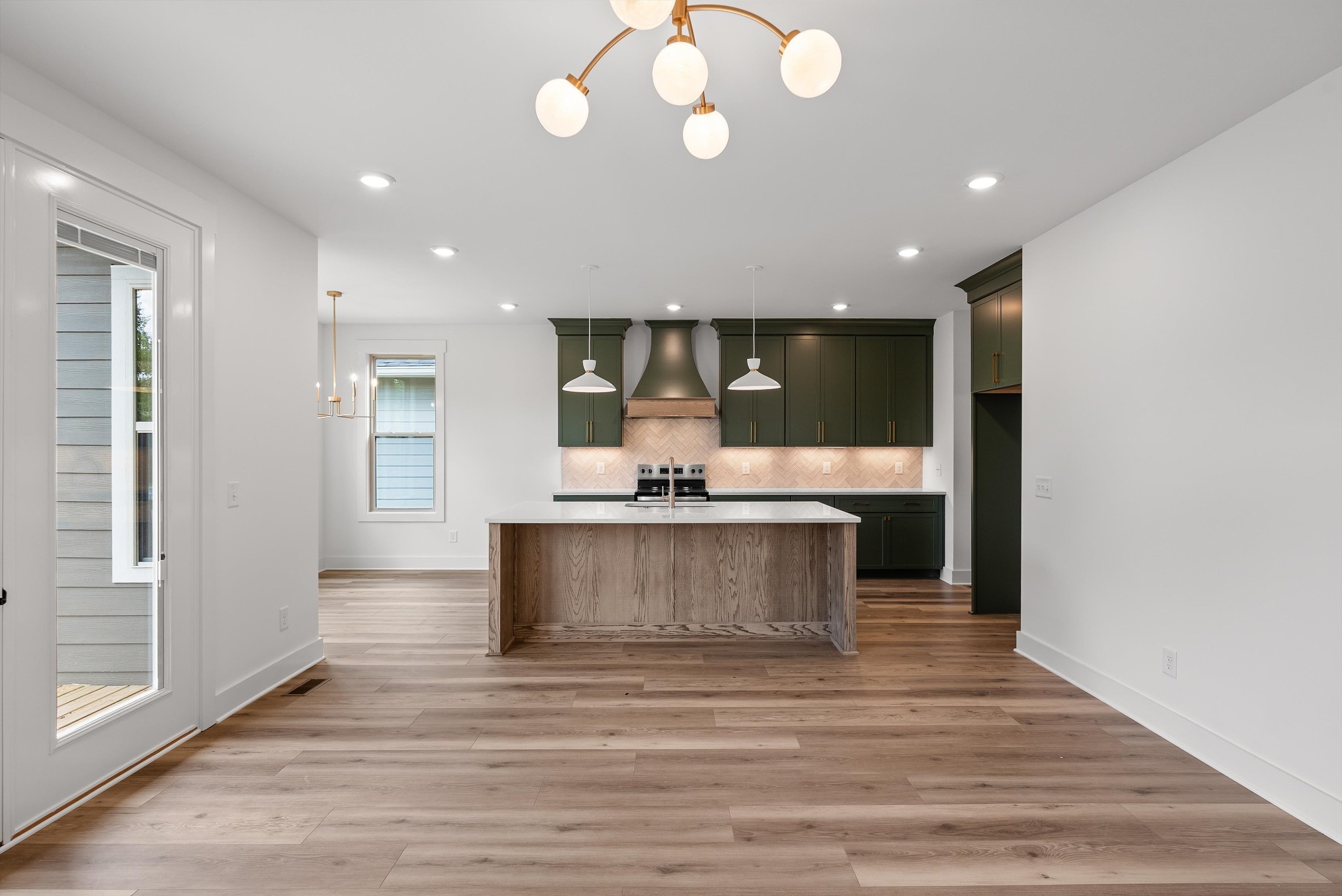1305 Alderwood Pass