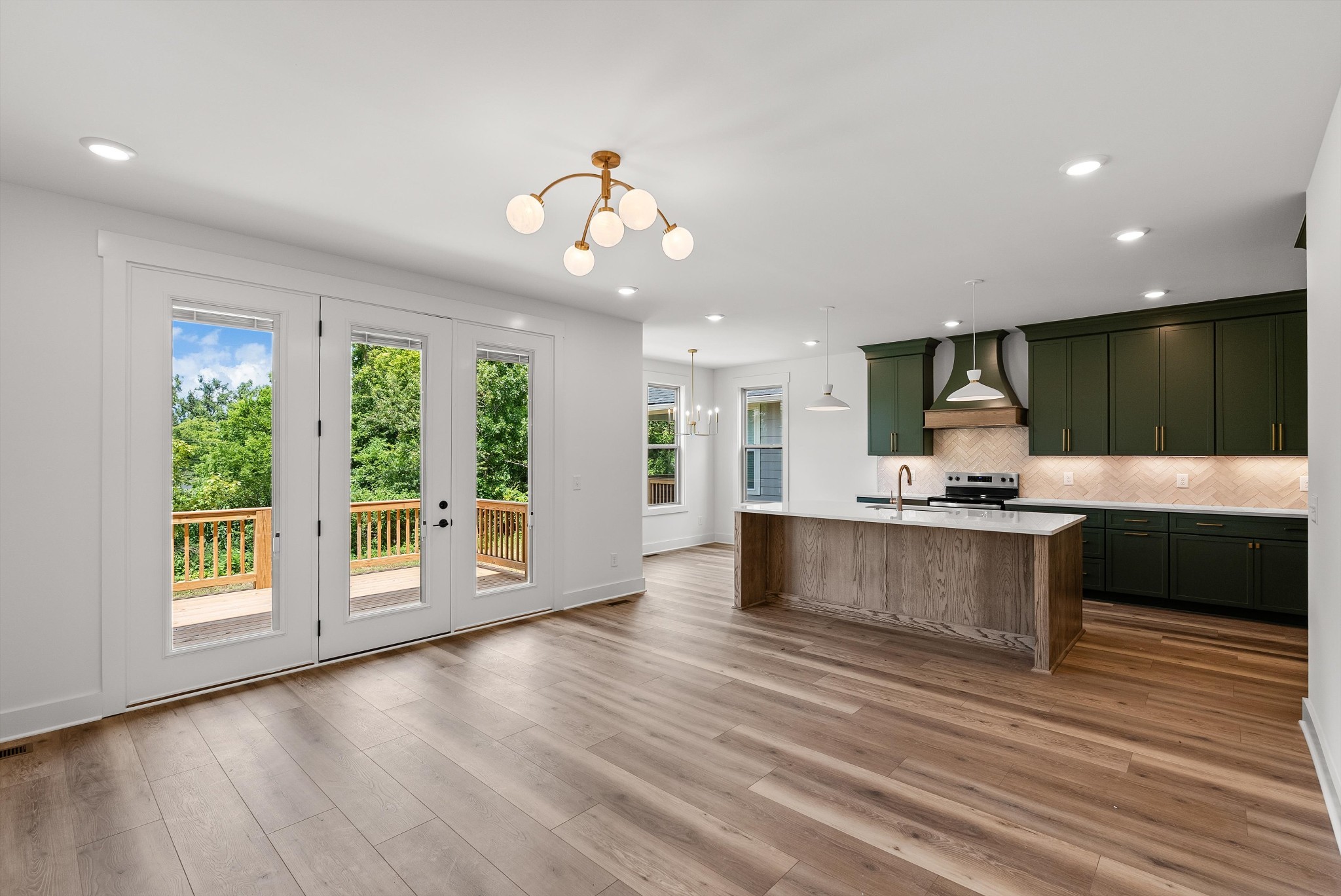 1305 Alderwood Pass