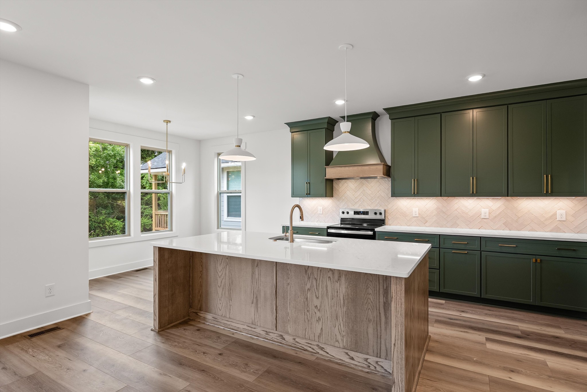 1305 Alderwood Pass