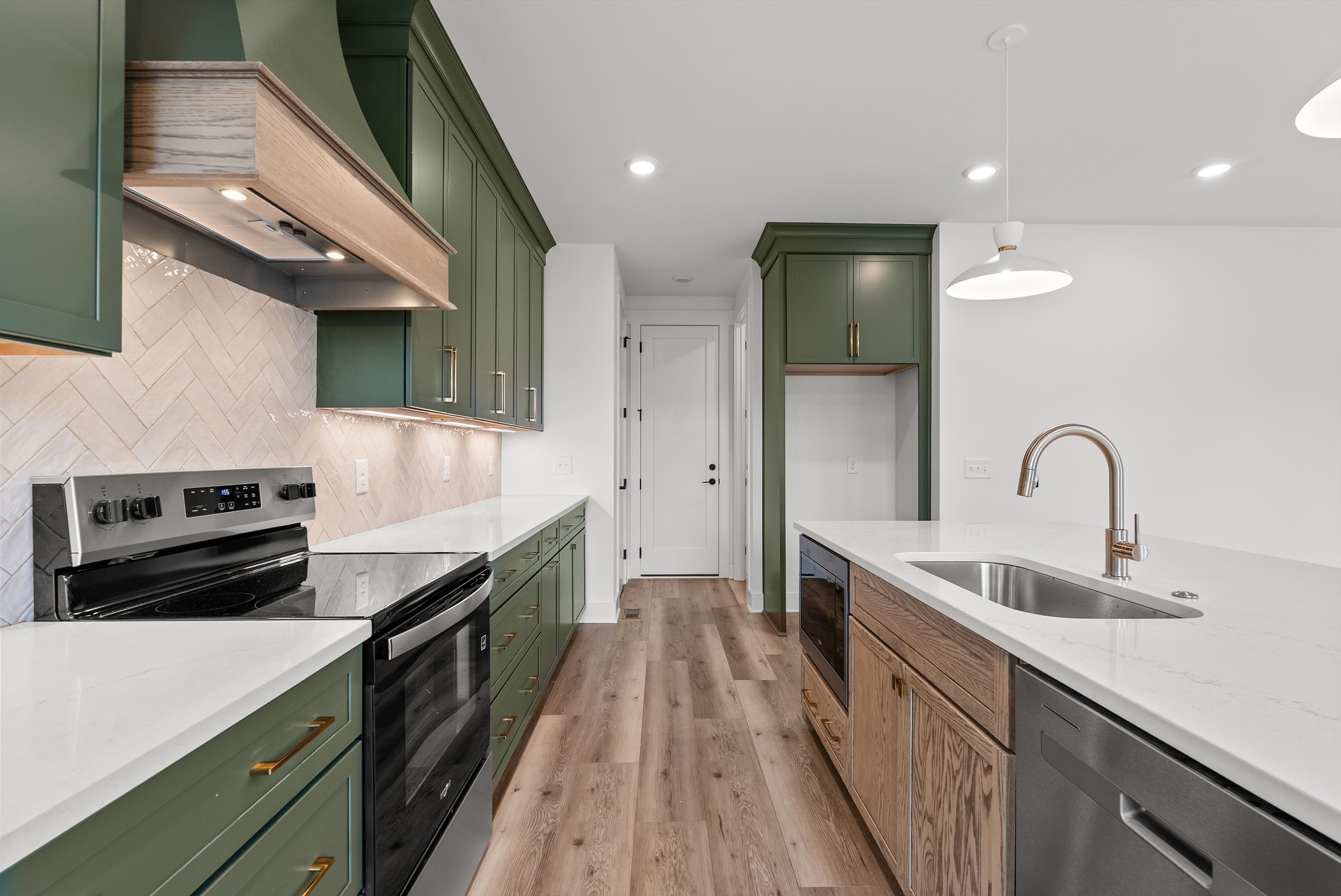 1305 Alderwood Pass