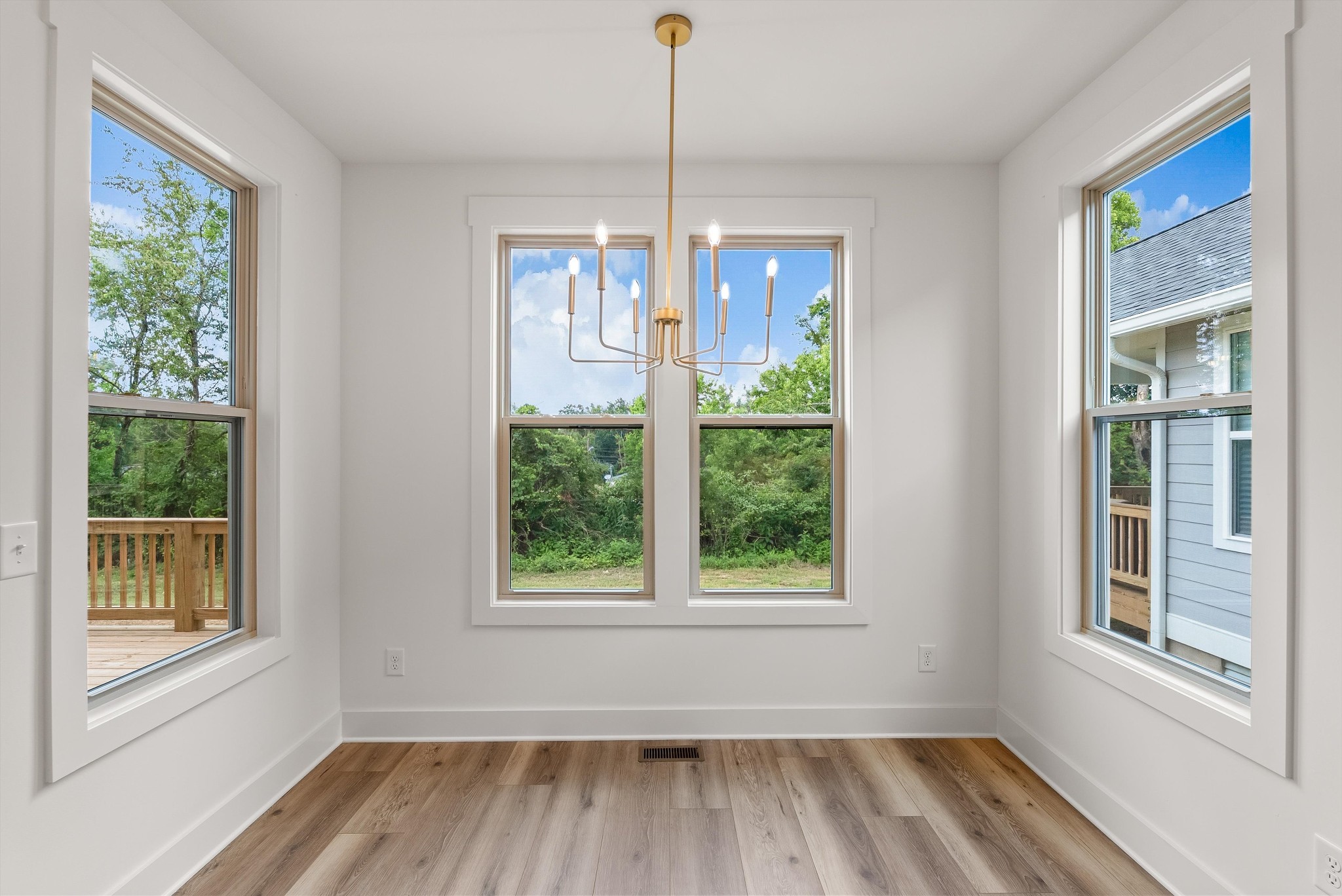 1305 Alderwood Pass