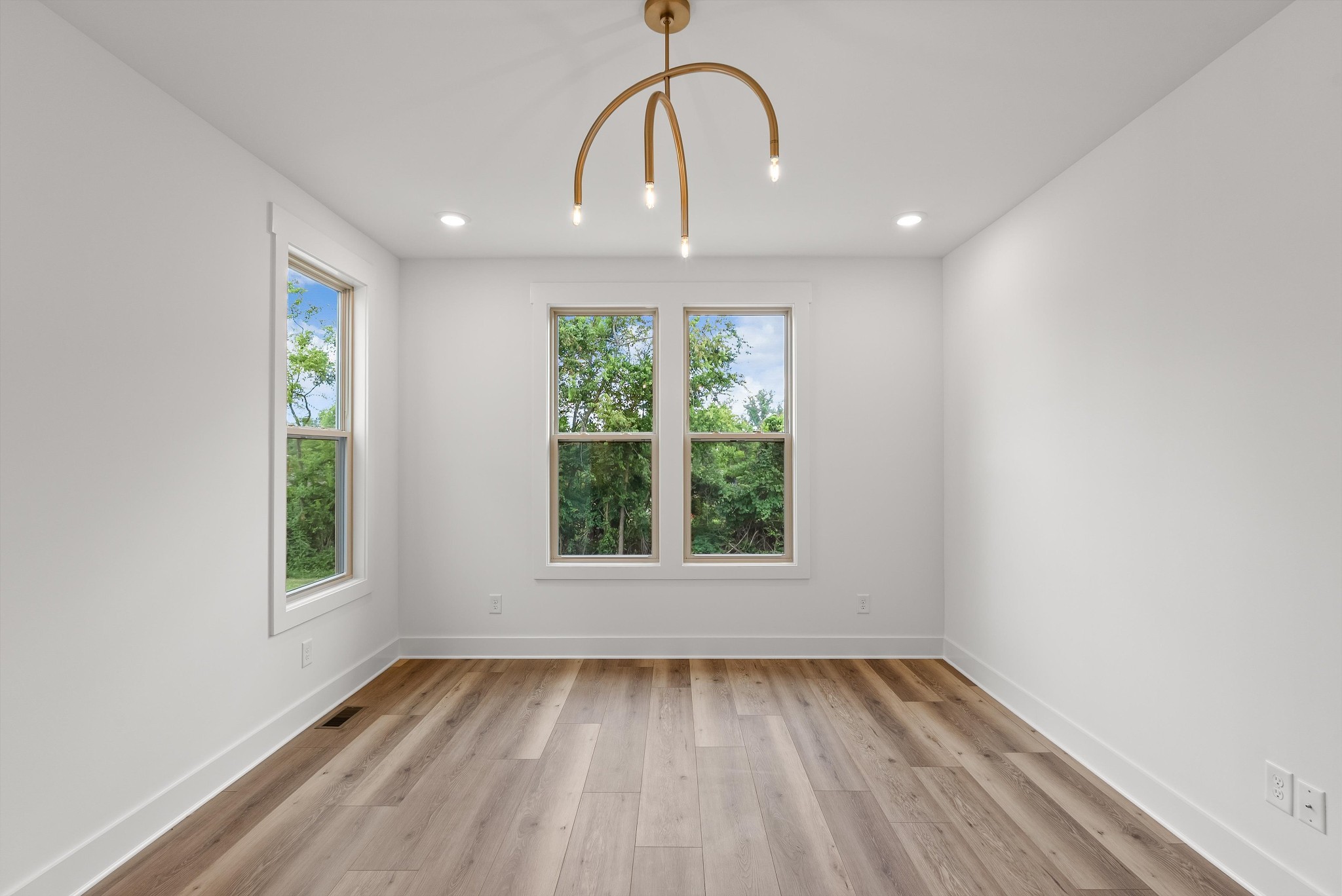 1305 Alderwood Pass