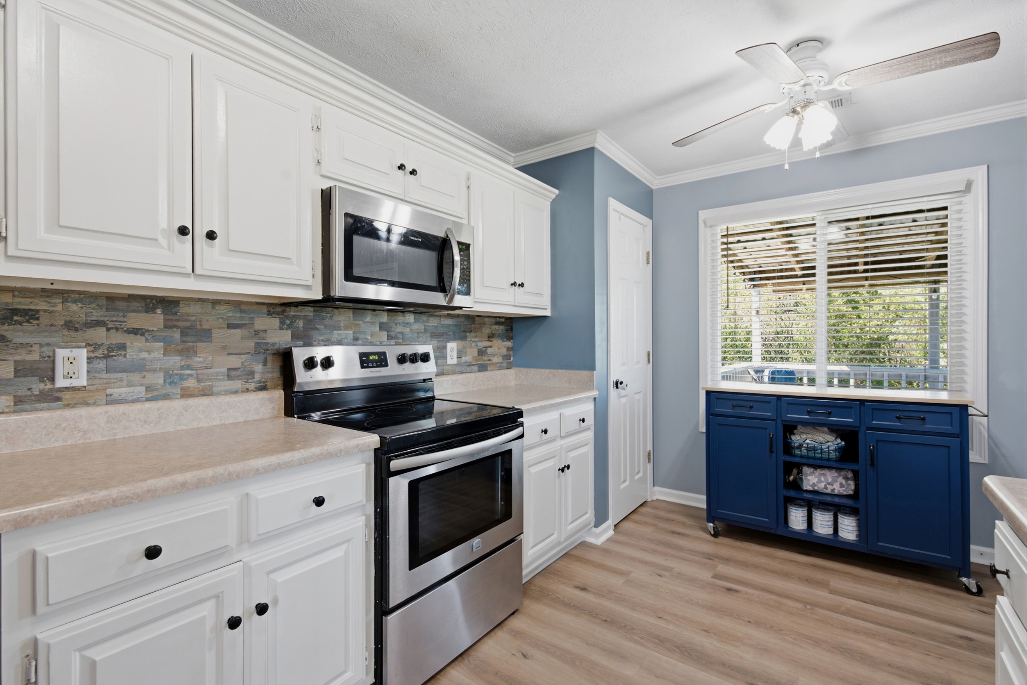 1050 Moncrief Cir