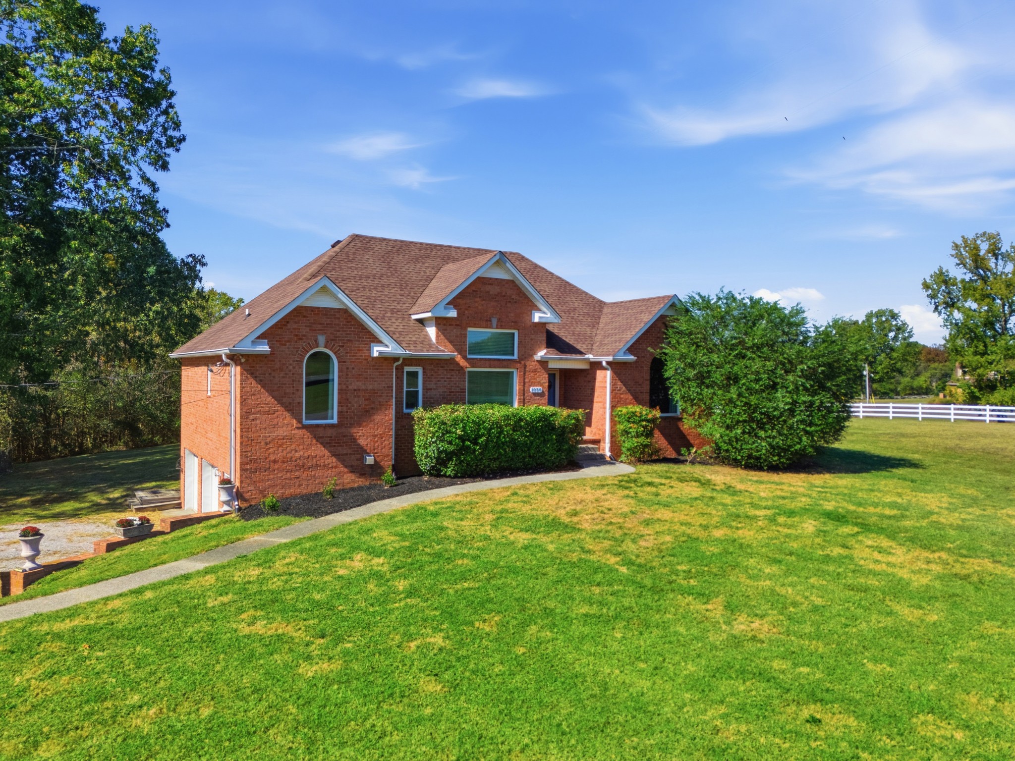 1050 Moncrief Cir