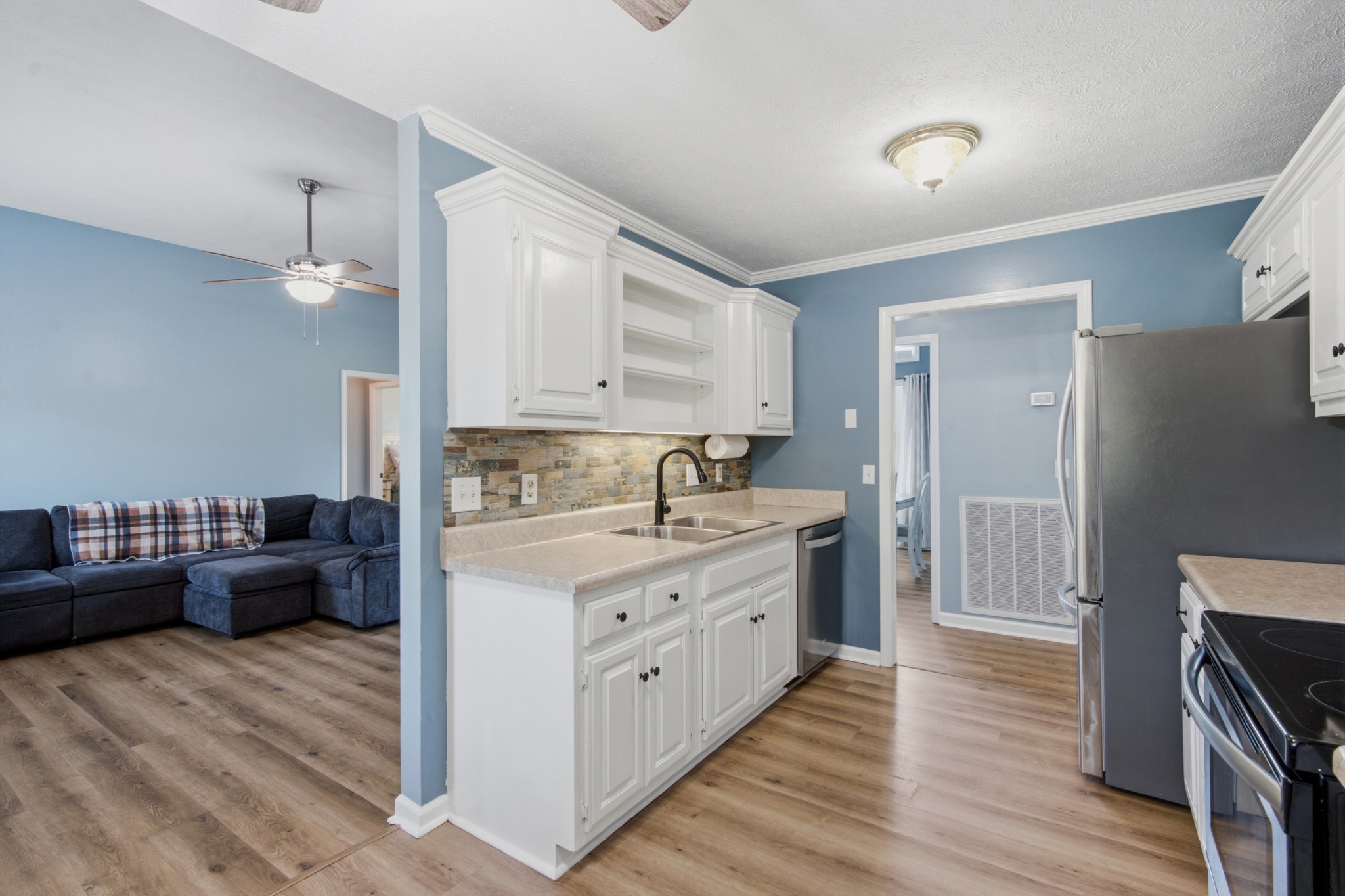 1050 Moncrief Cir