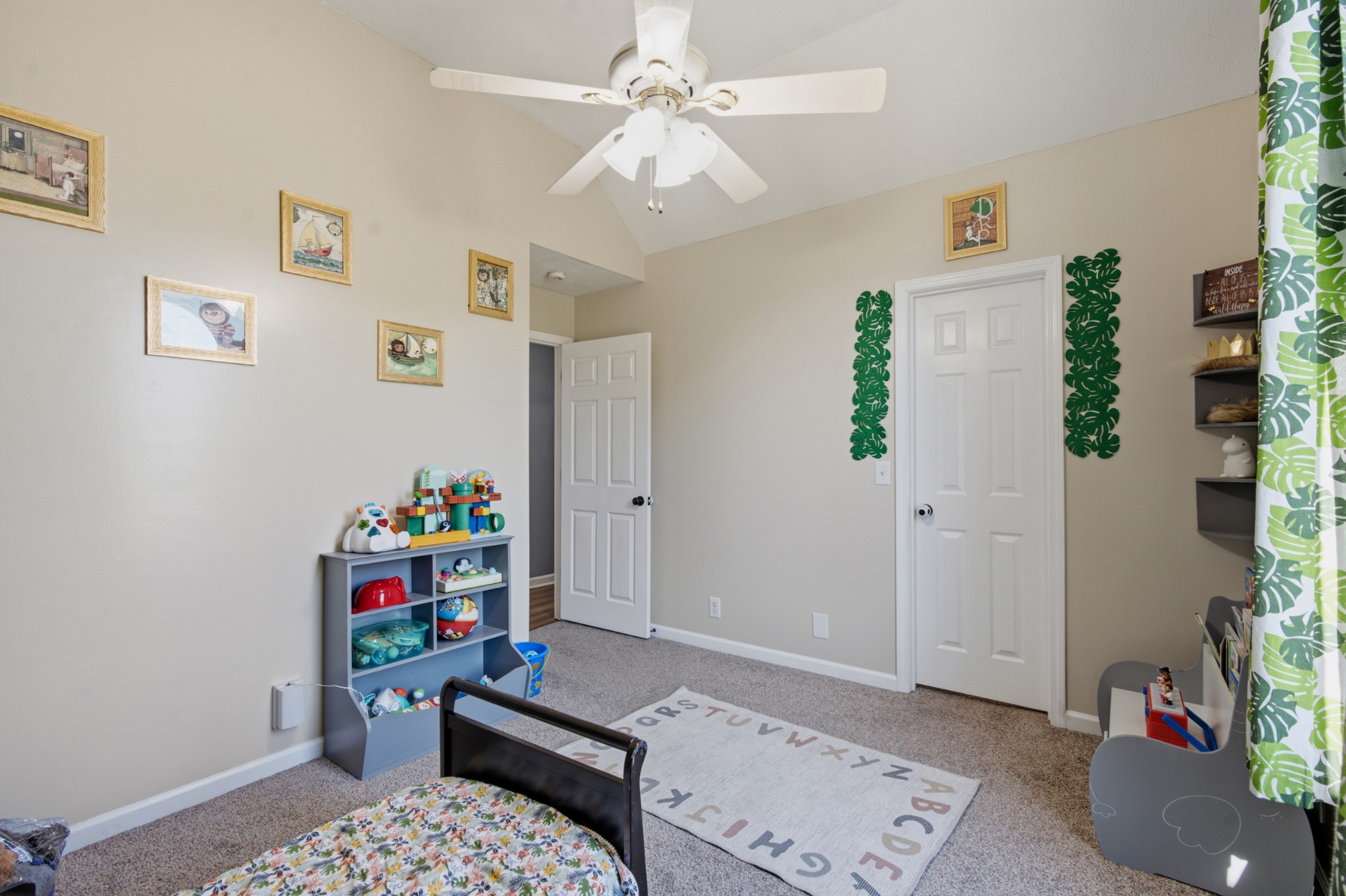 1050 Moncrief Cir
