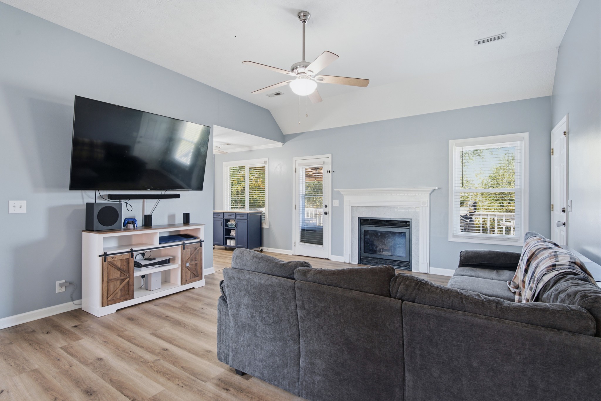 1050 Moncrief Cir