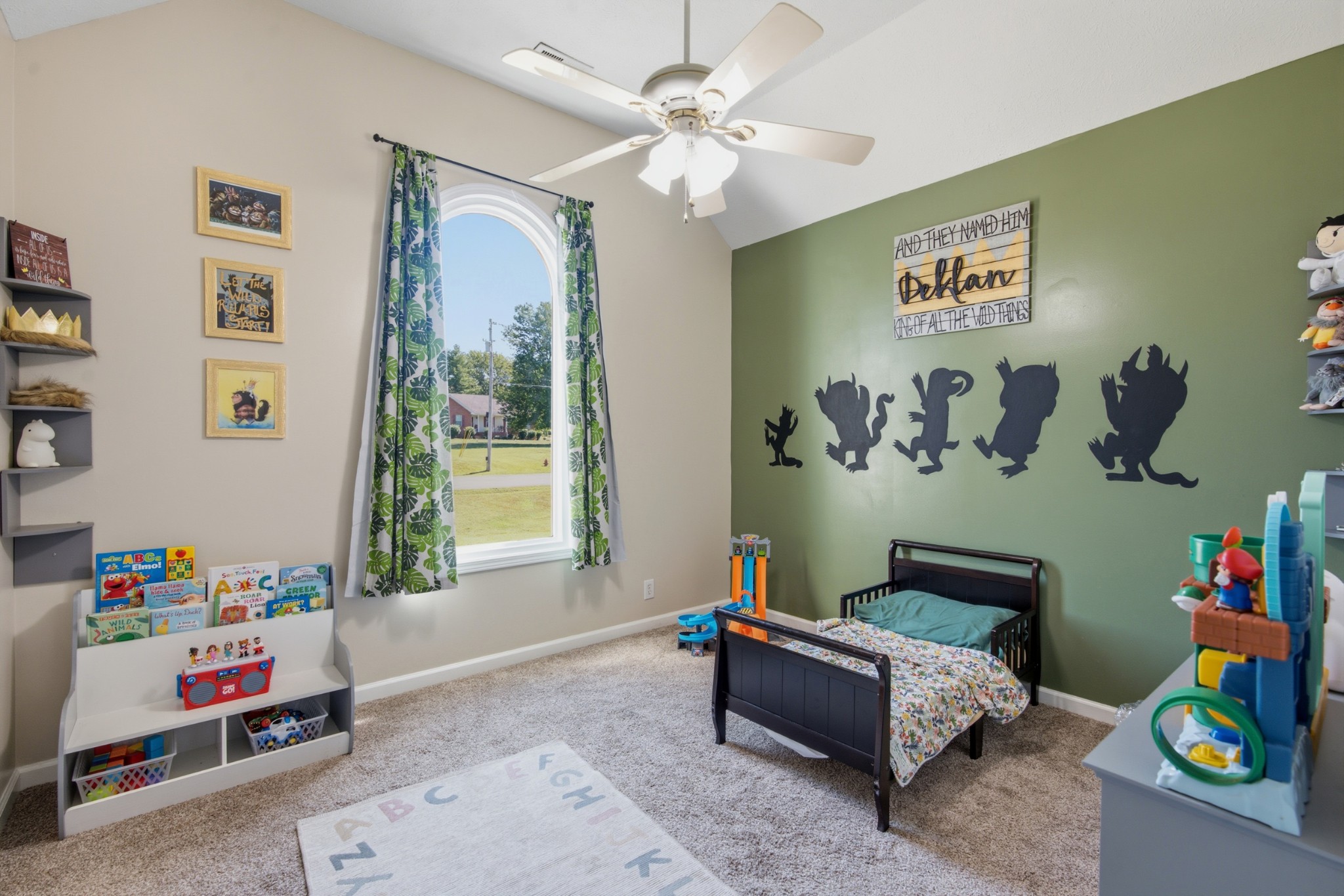1050 Moncrief Cir