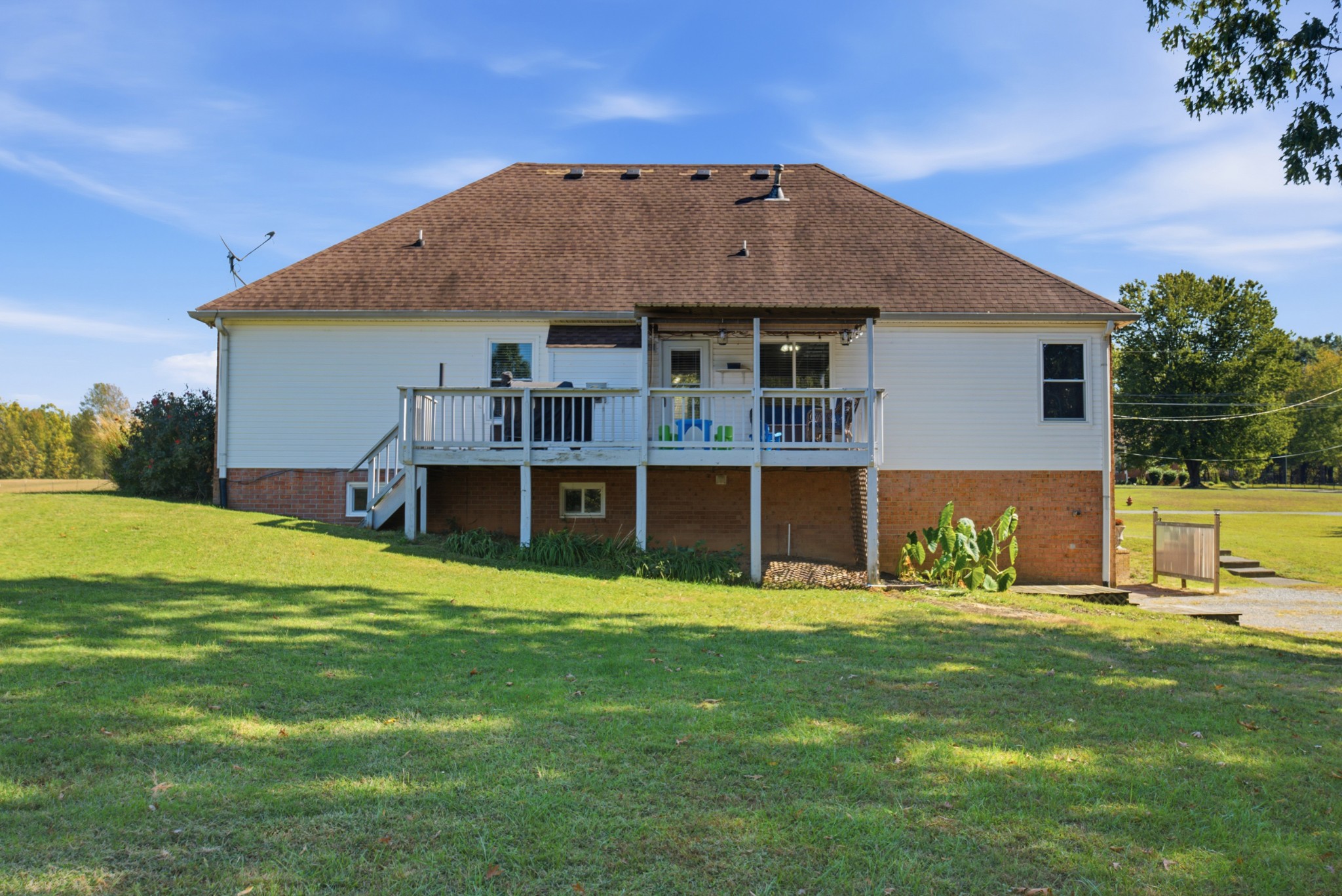 1050 Moncrief Cir