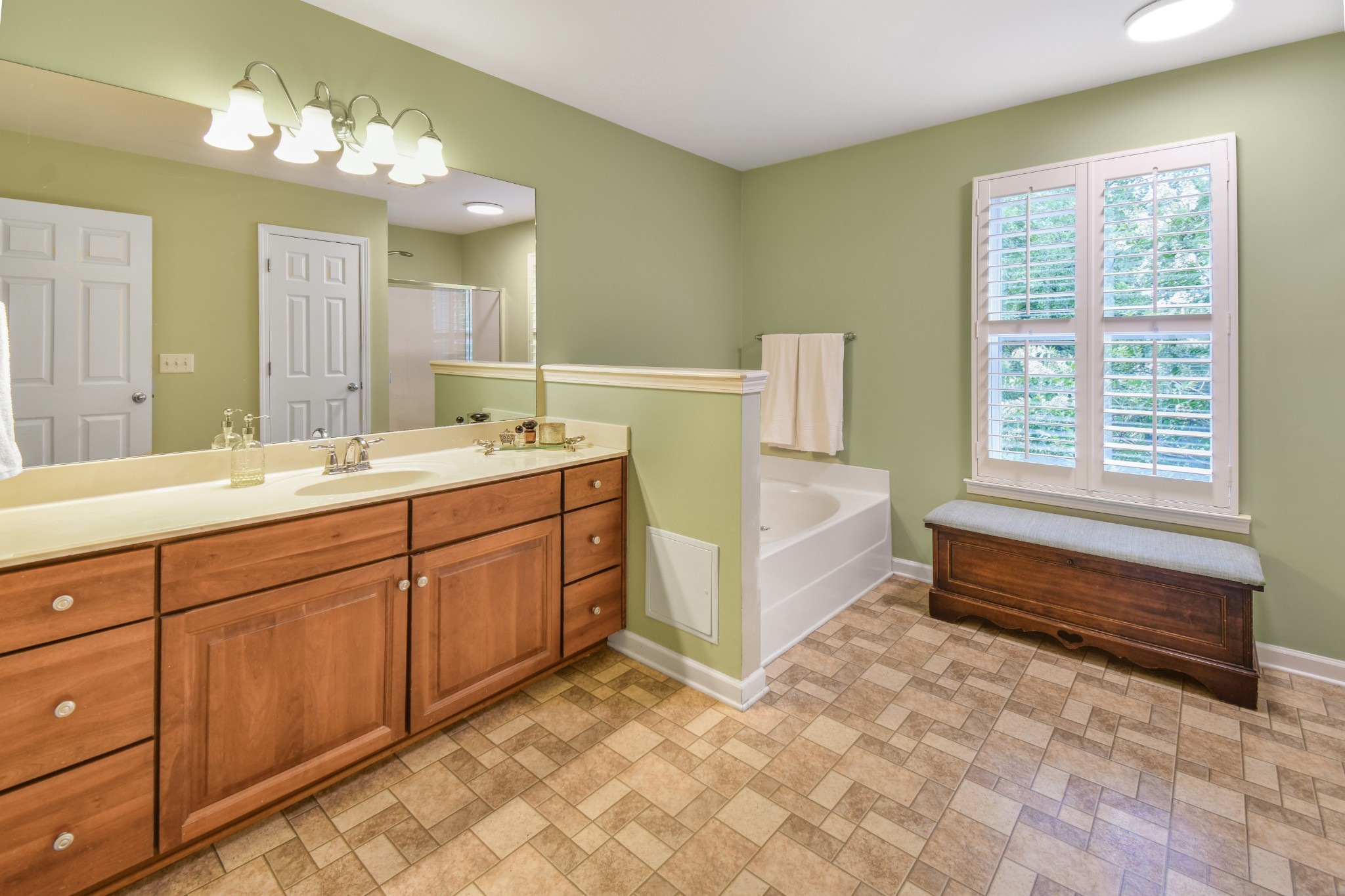 304 Forest Bend Dr
