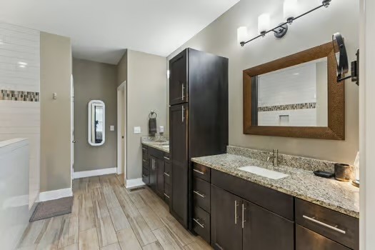 1100 Port William Ct