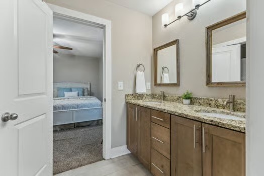 1100 Port William Ct
