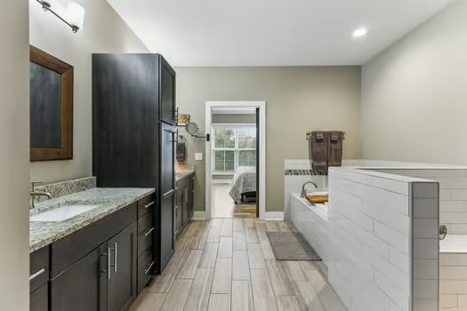 1100 Port William Ct