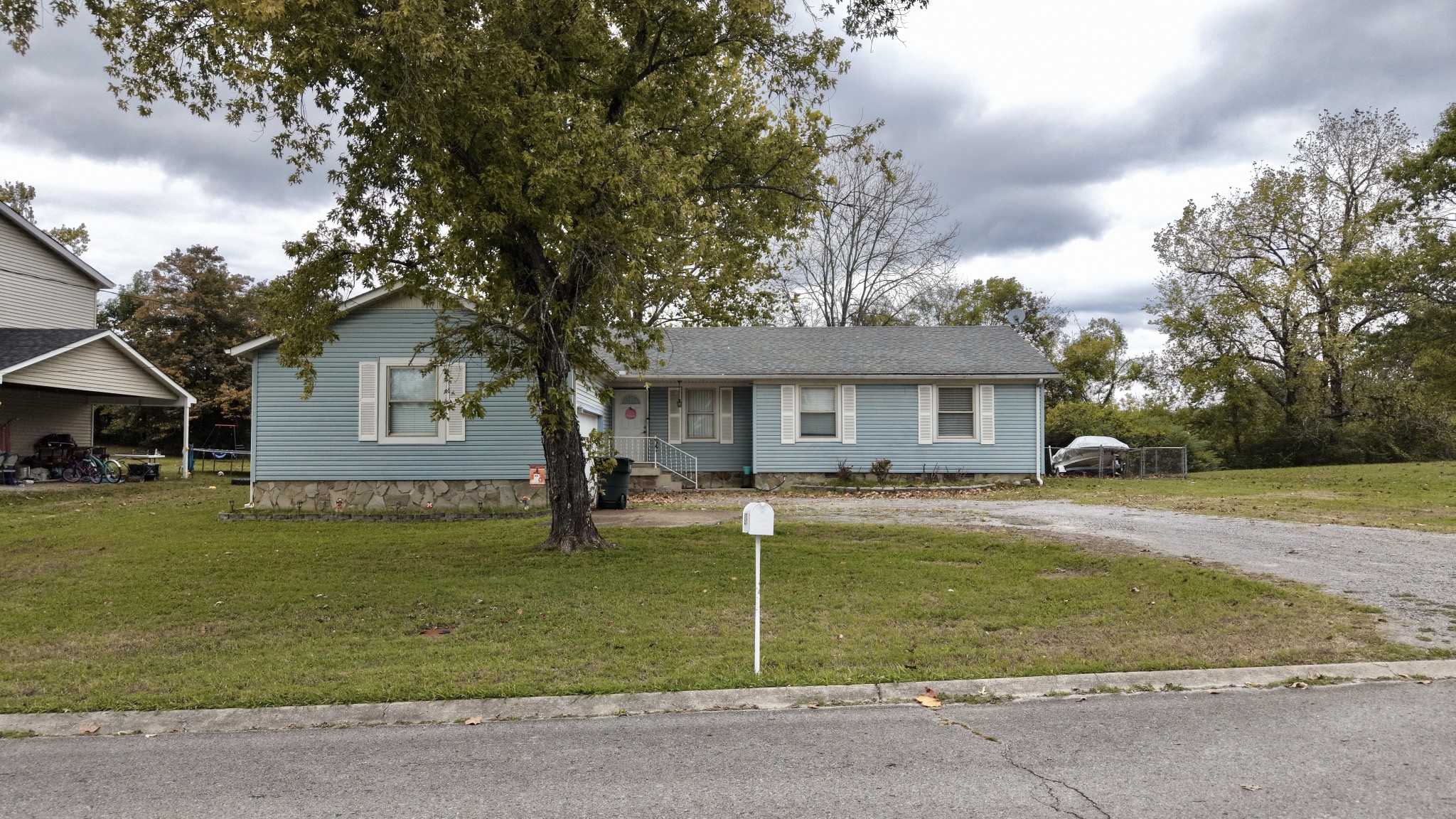 816 Oak Leaf Dr