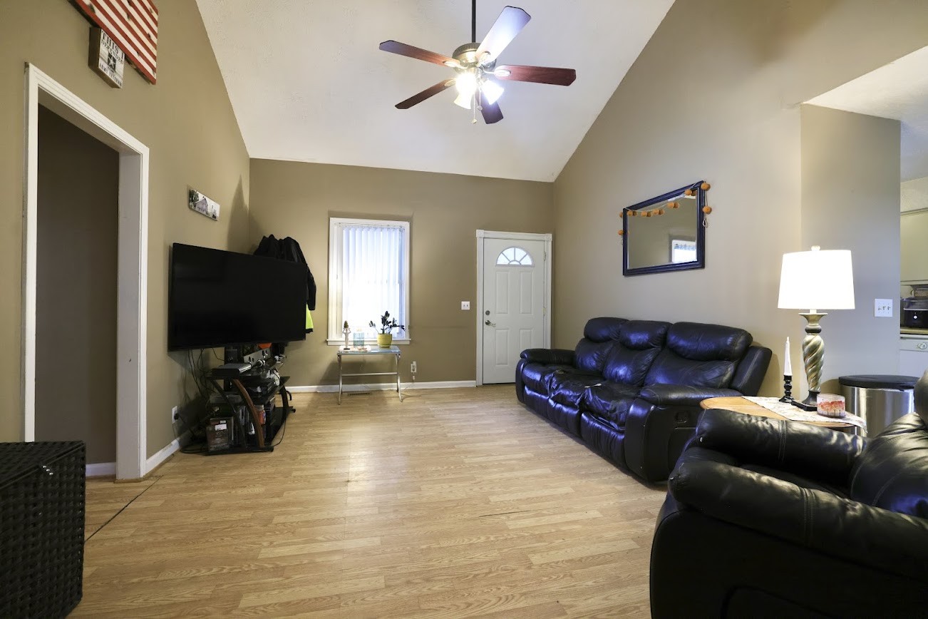 816 Oak Leaf Dr