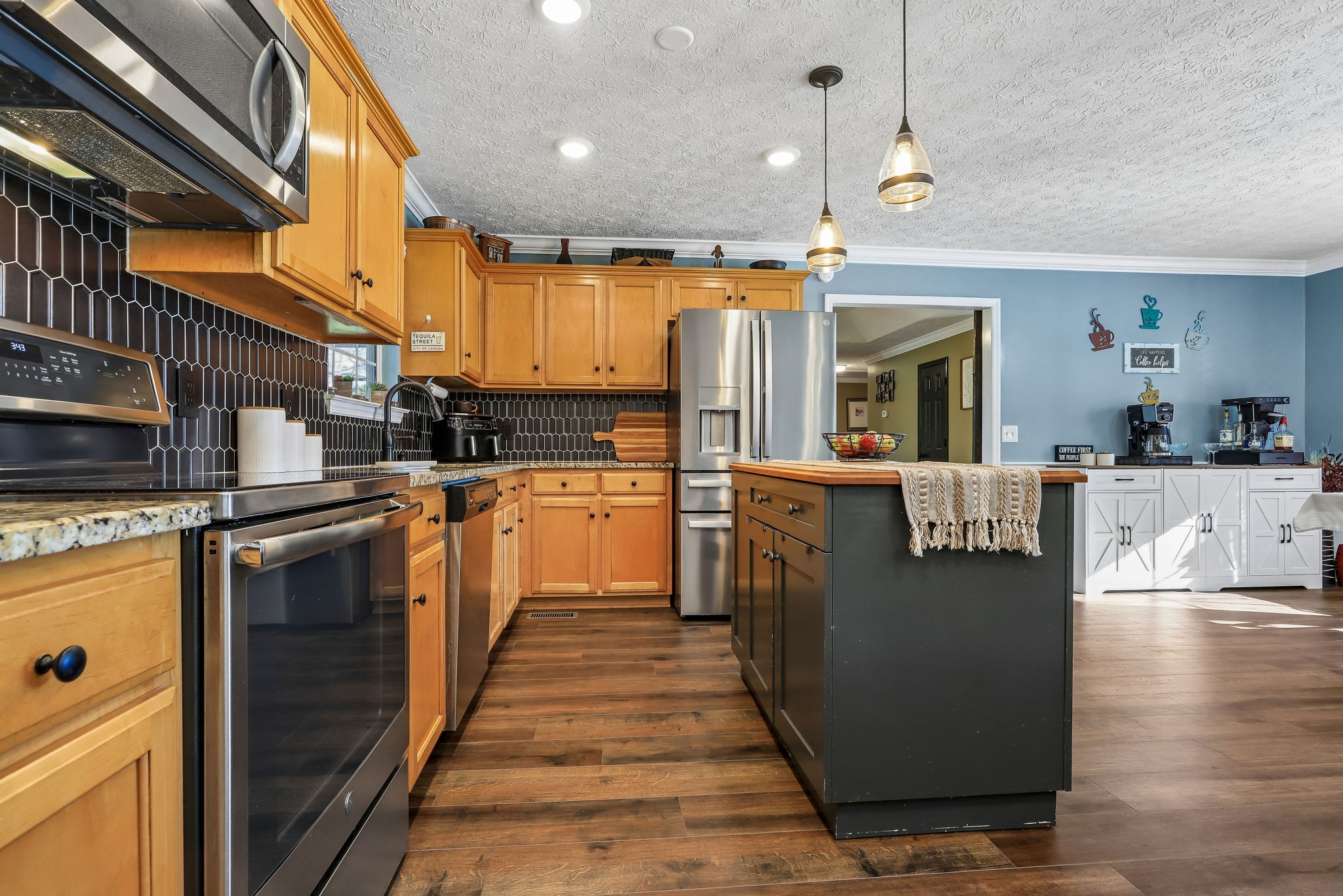 2175 Belotes Ferry Rd
