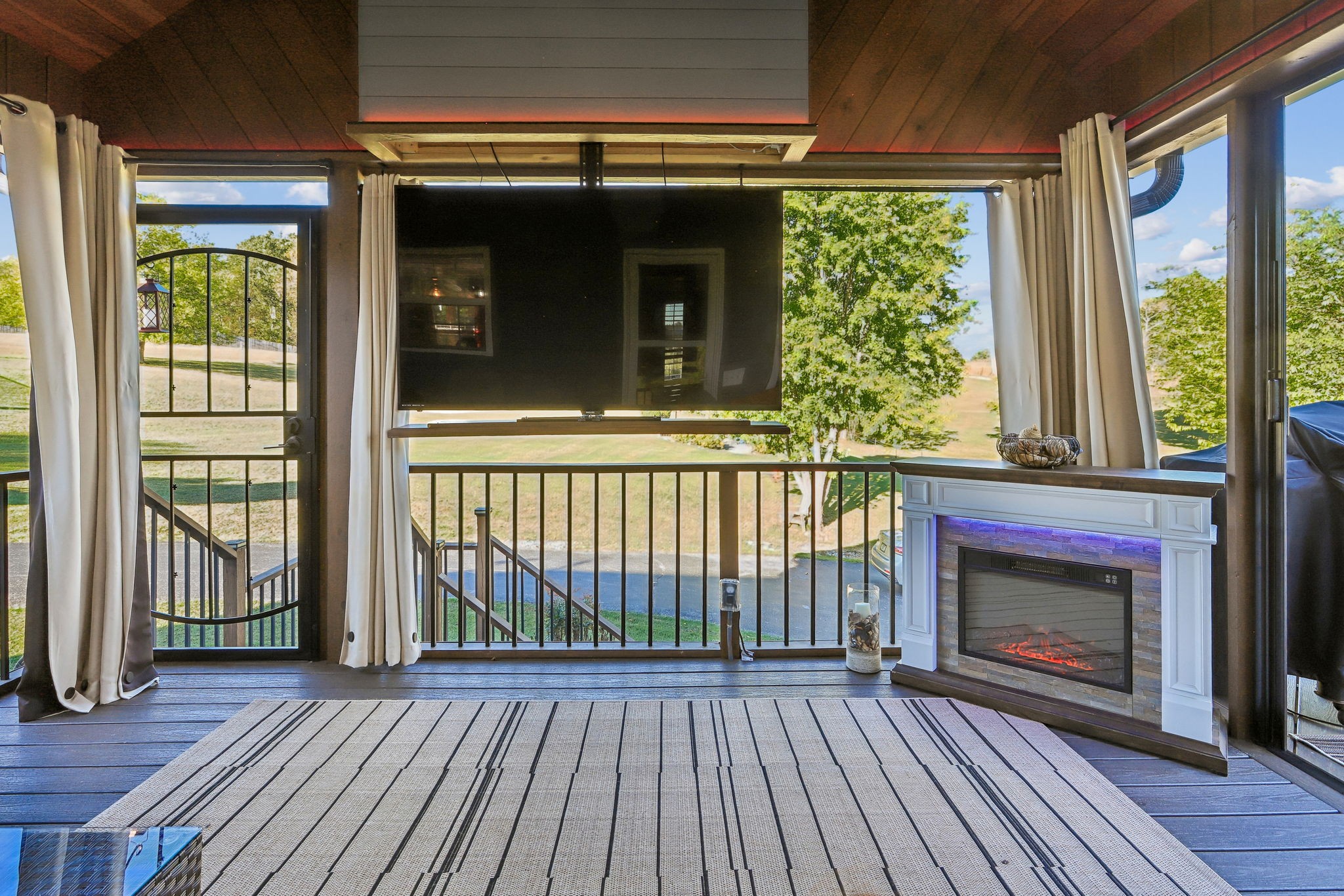 2175 Belotes Ferry Rd