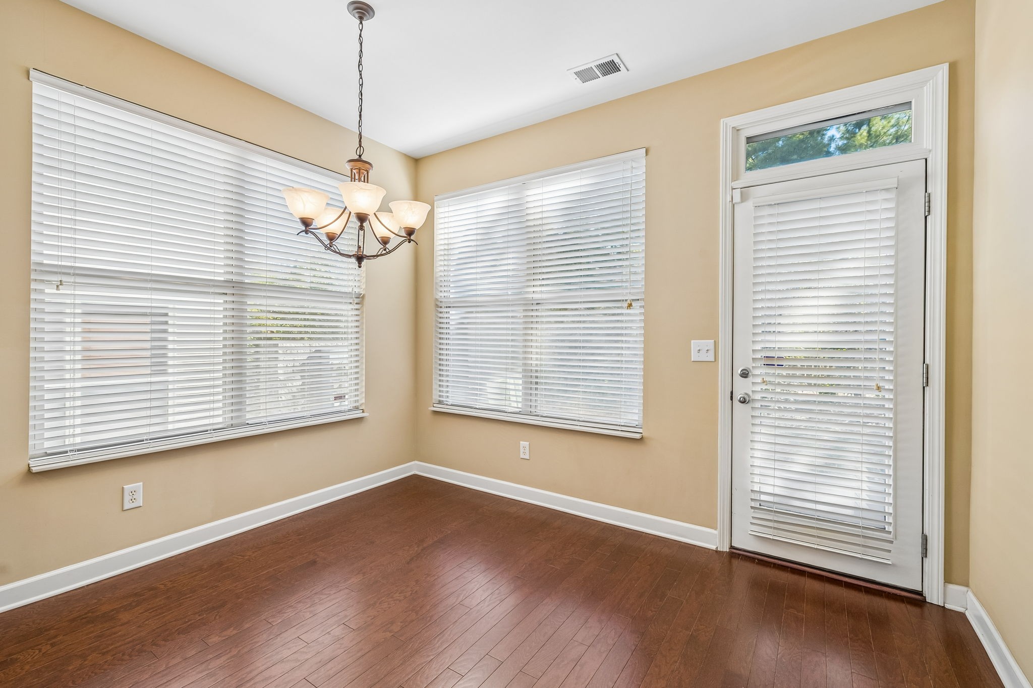 580 Griffin Cir