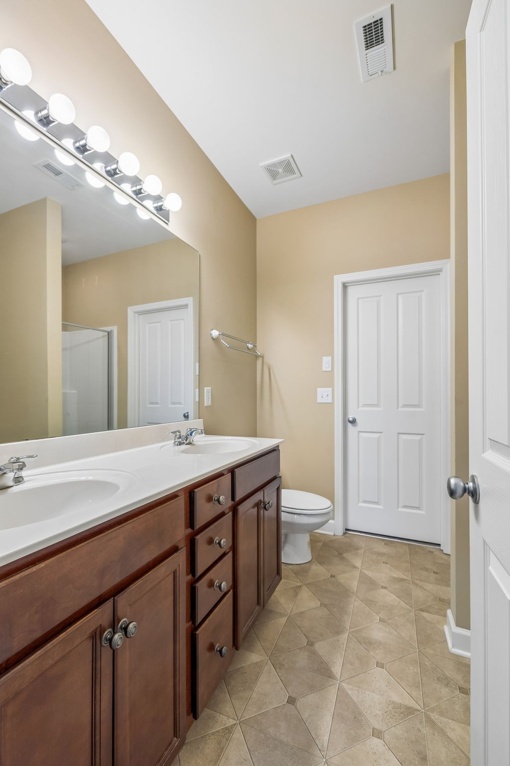 580 Griffin Cir