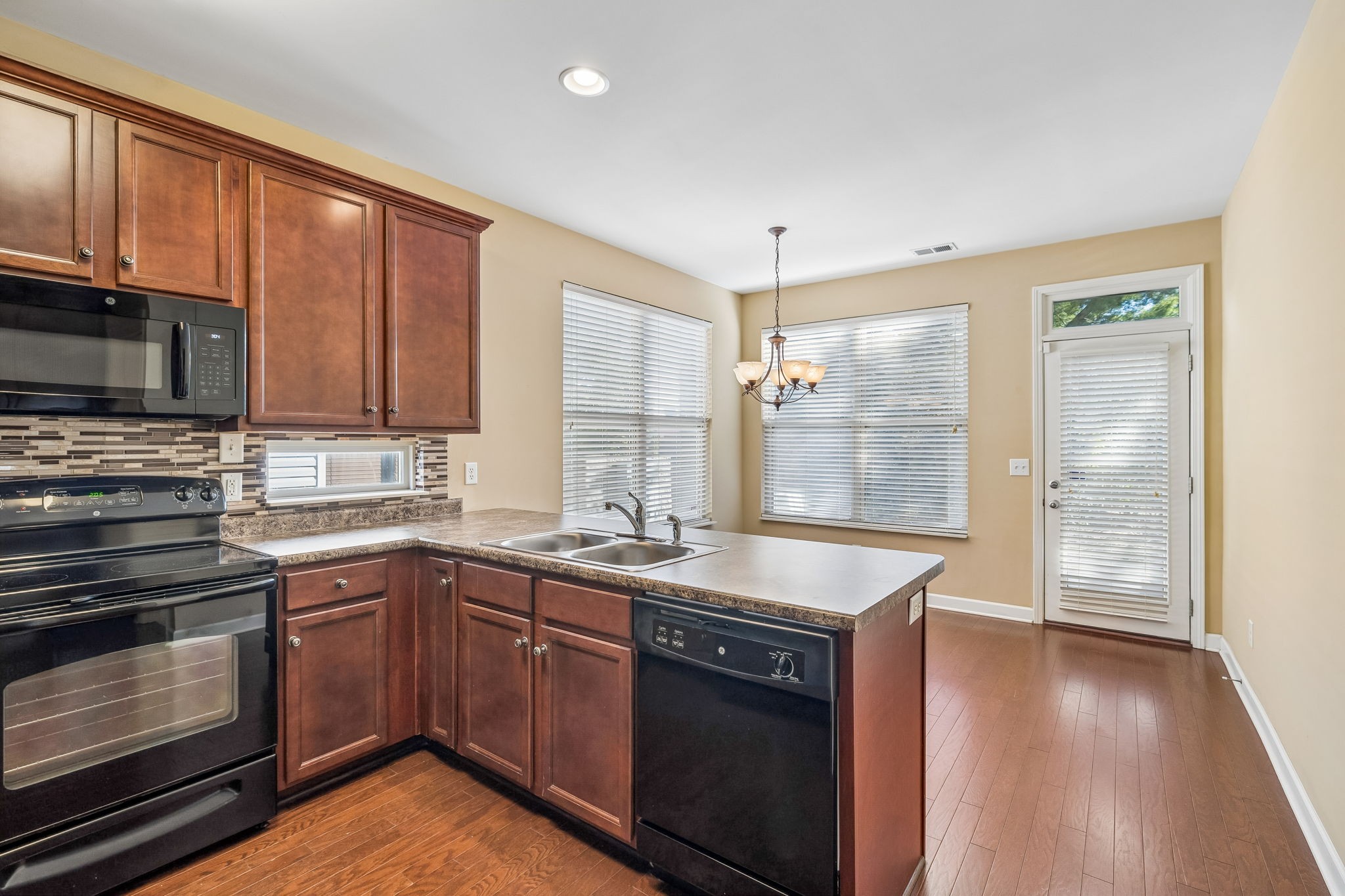 580 Griffin Cir
