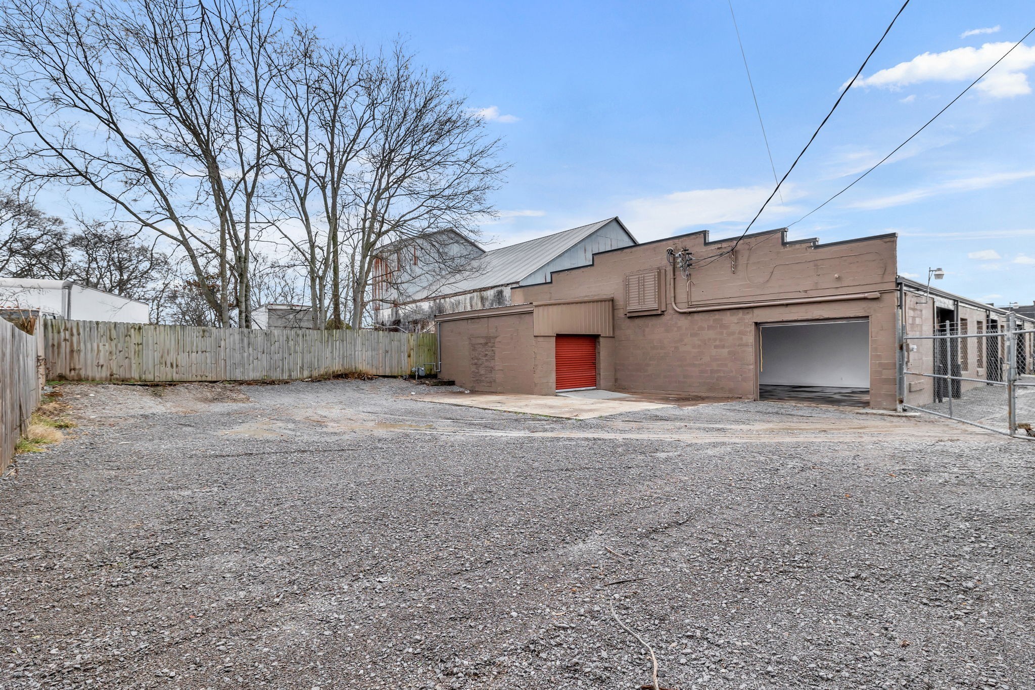 319 E Main St