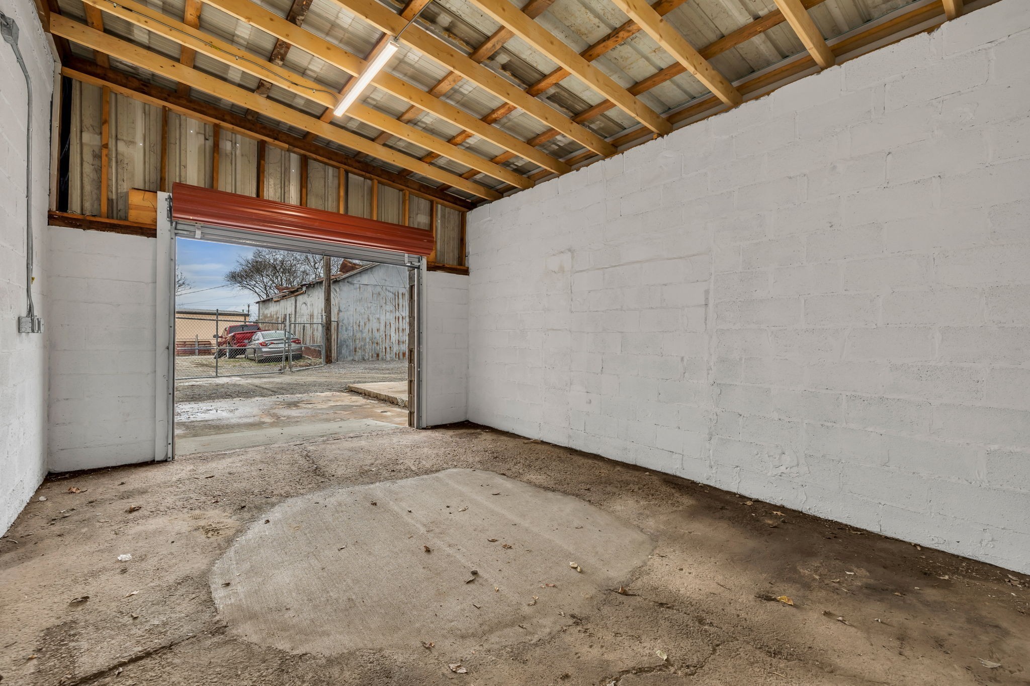 319 E Main St
