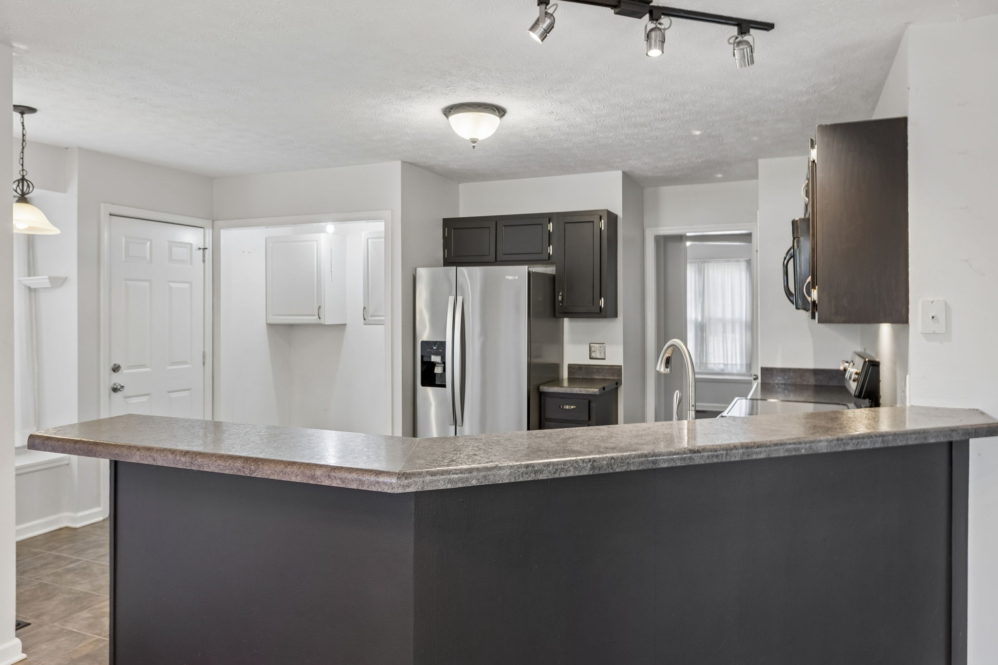 104 Creekside Ct