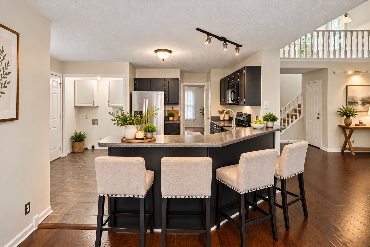 104 Creekside Ct
