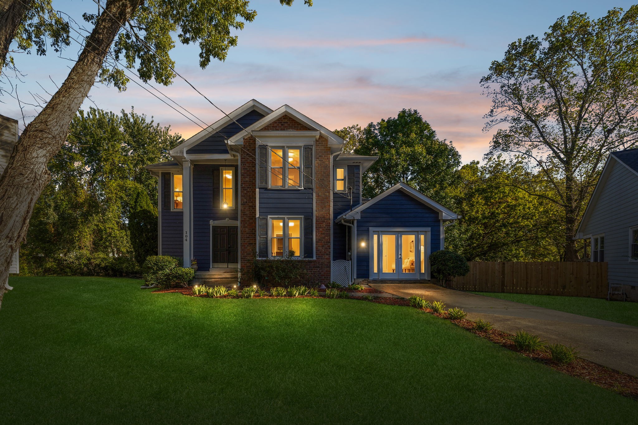 104 Creekside Ct