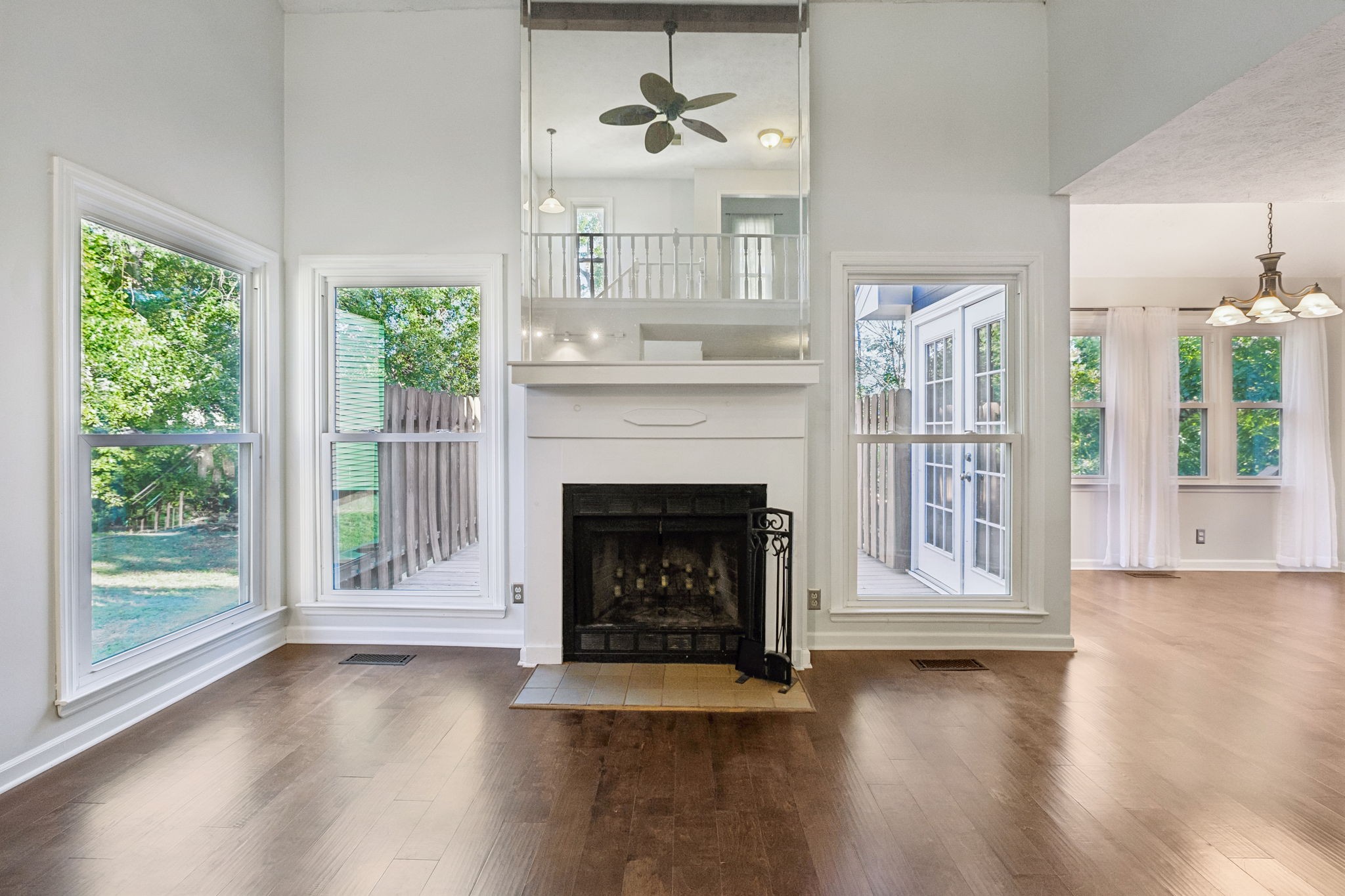 104 Creekside Ct