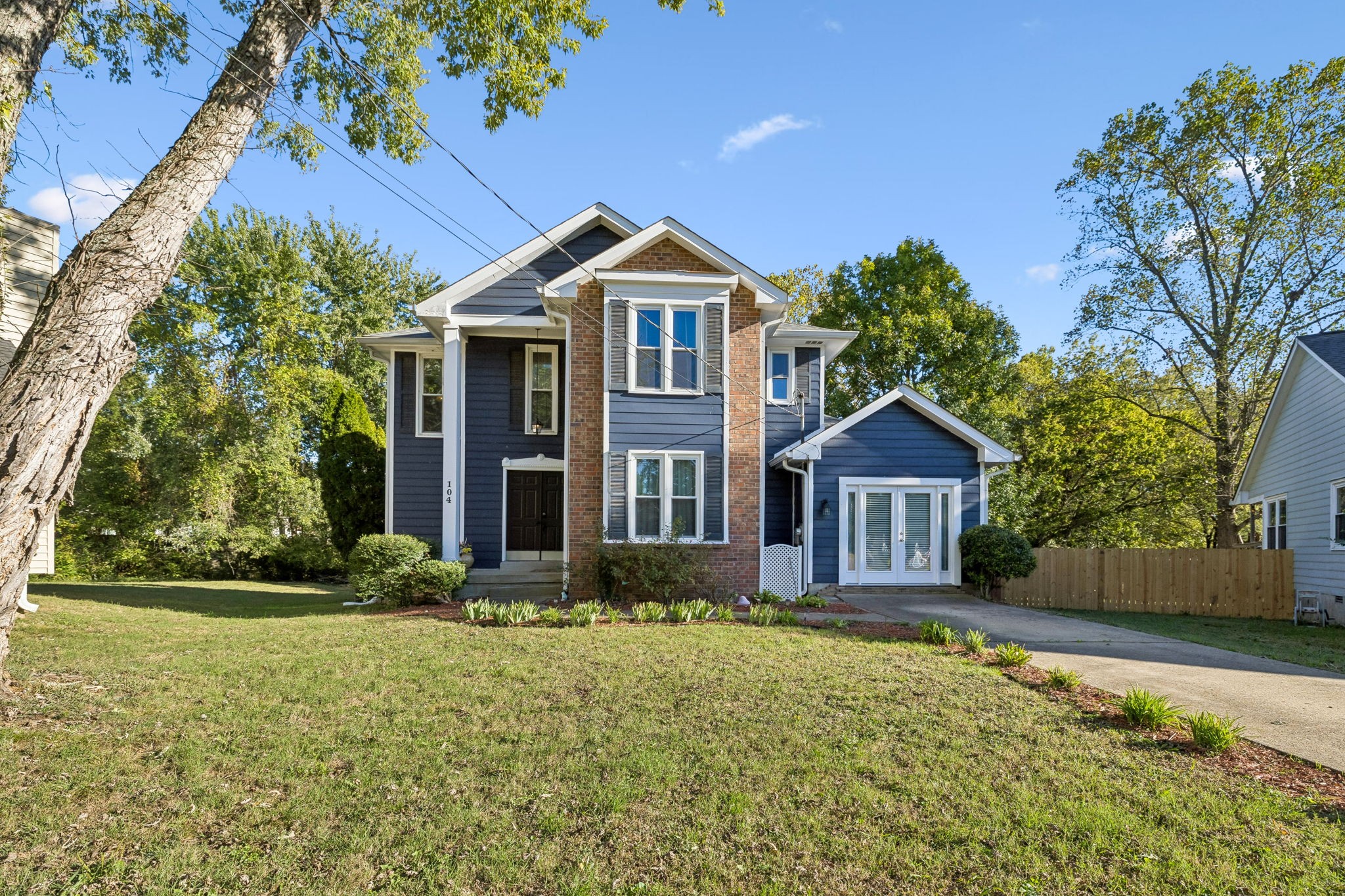 104 Creekside Ct