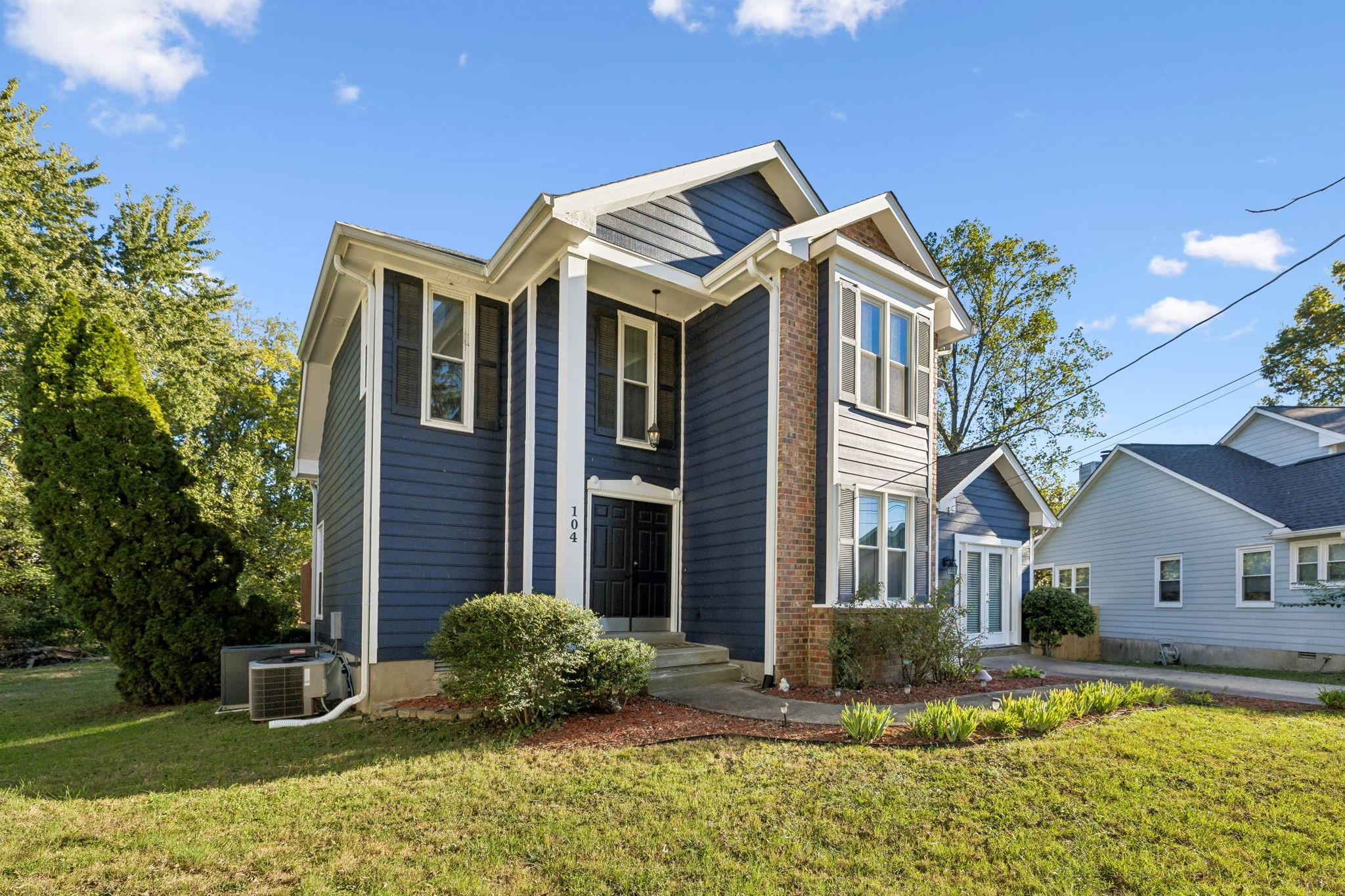 104 Creekside Ct