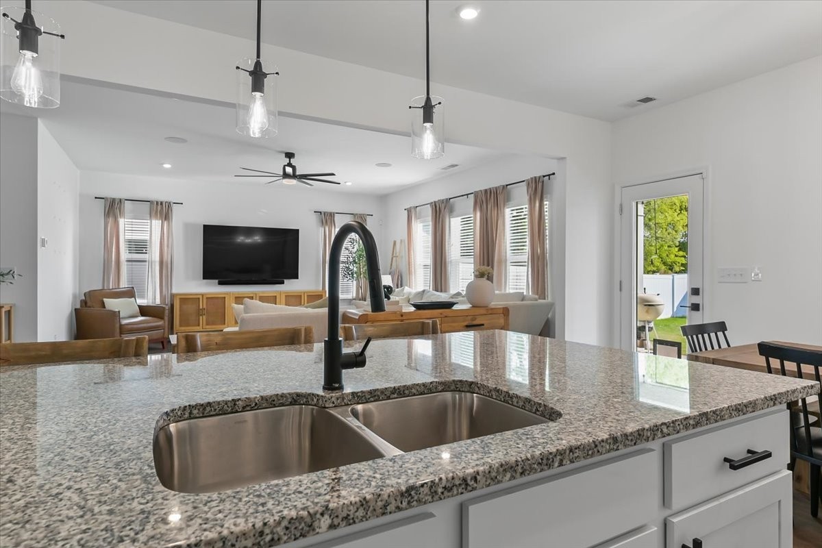 118 Gatwick Dr
