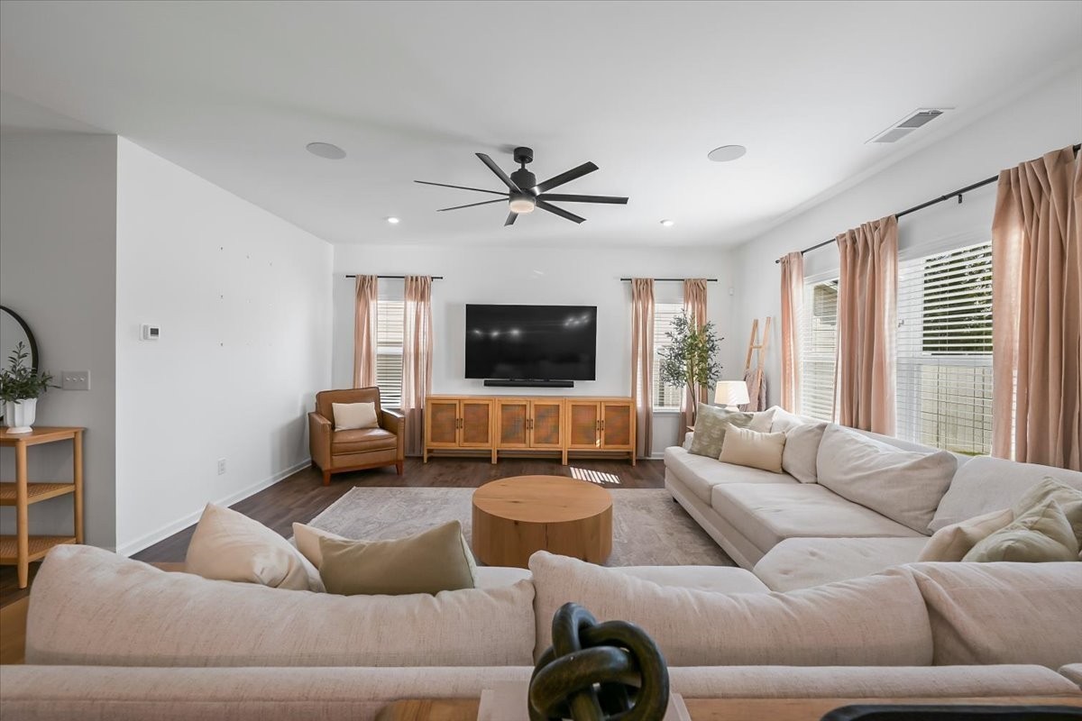 118 Gatwick Dr