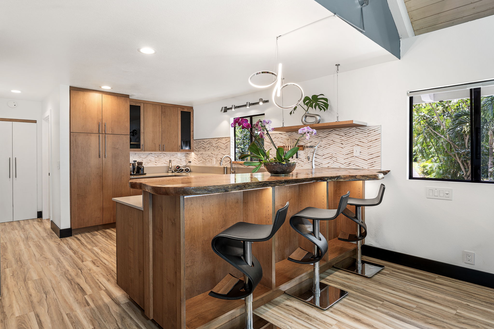 73-1149 AHULANI ST B