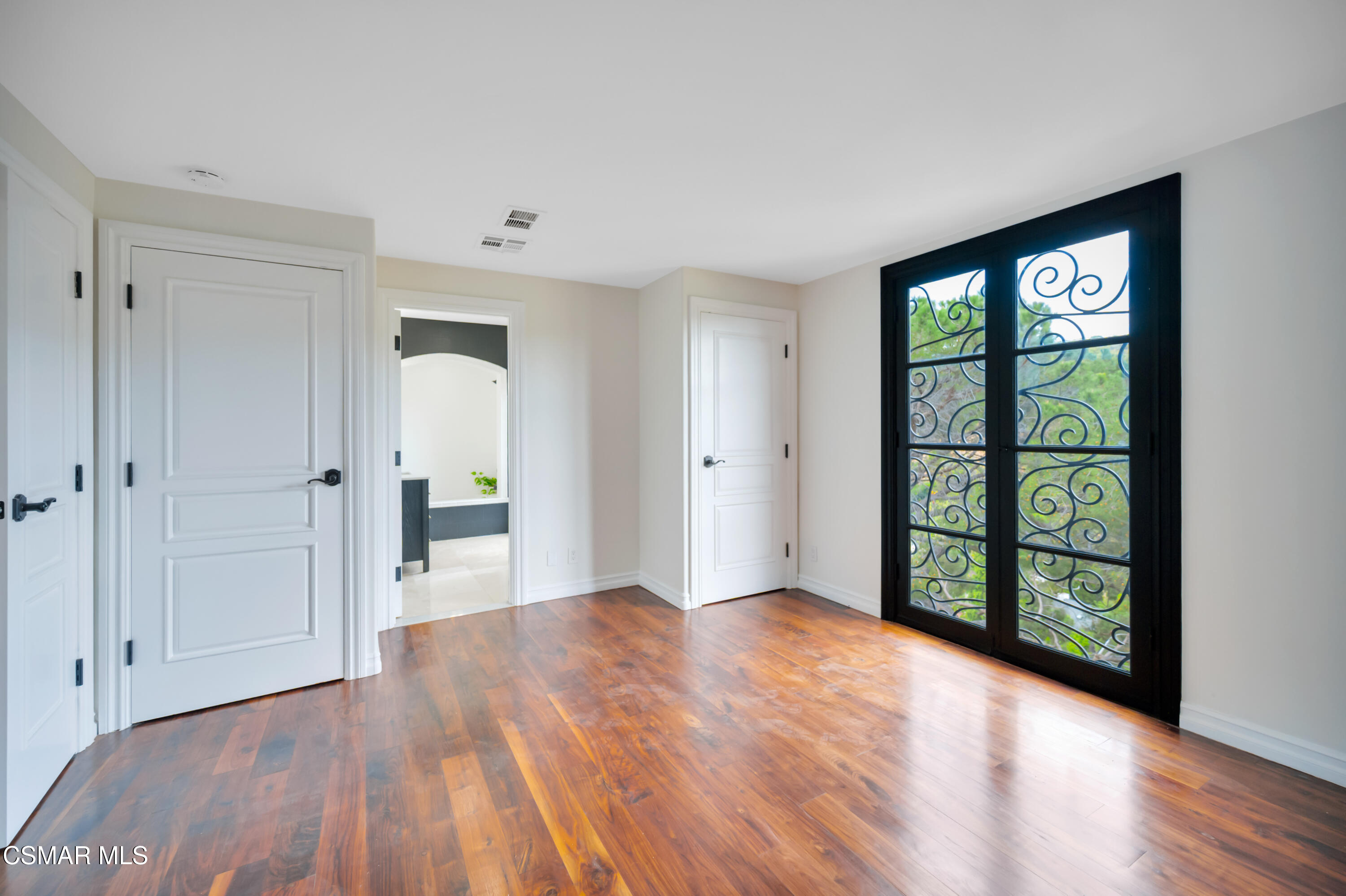 1301 N Beverly Drive