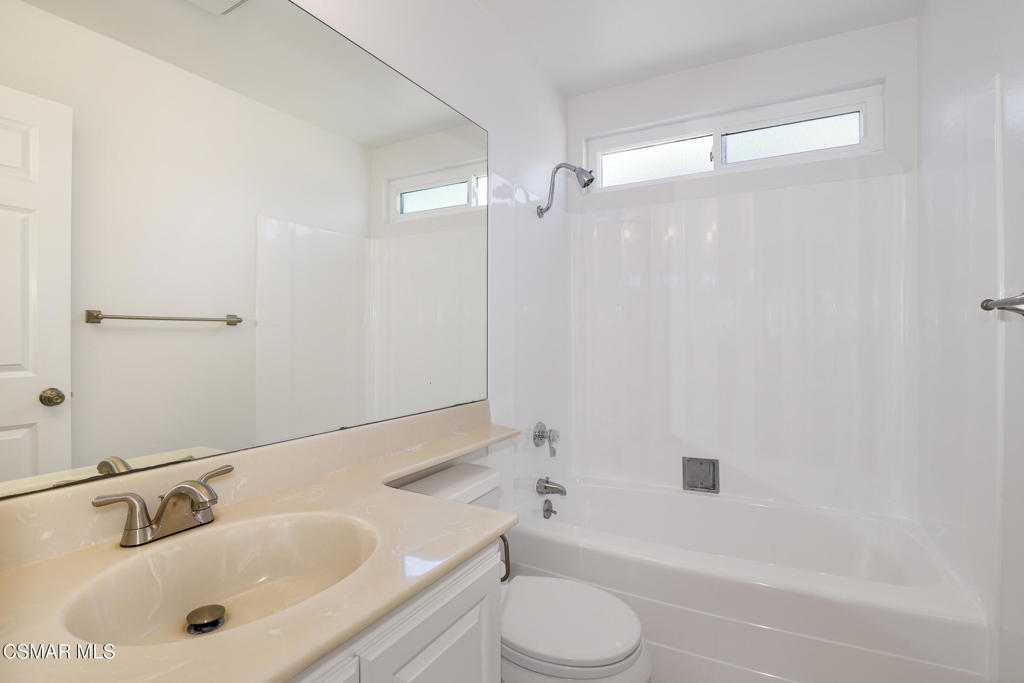 4356 Avenida Simi