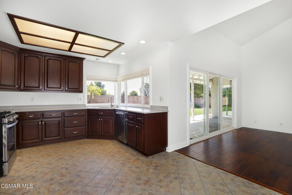 4356 Avenida Simi