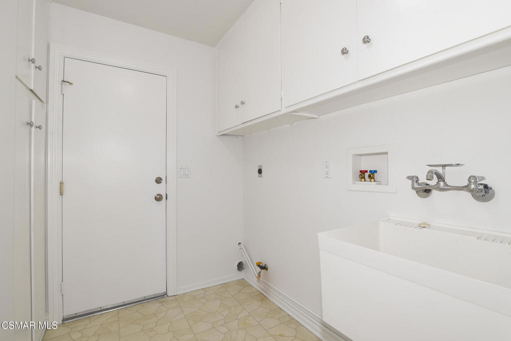 4356 Avenida Simi